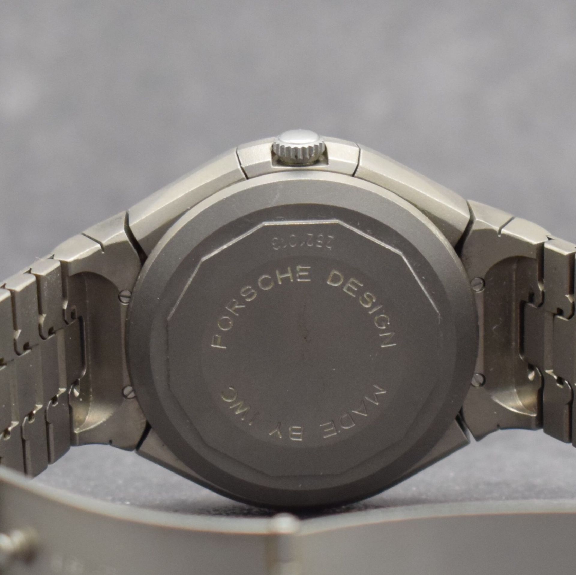 IWC Porsche Design Herrenarmbanduhr mit Chronograph - Bild 6 aus 7