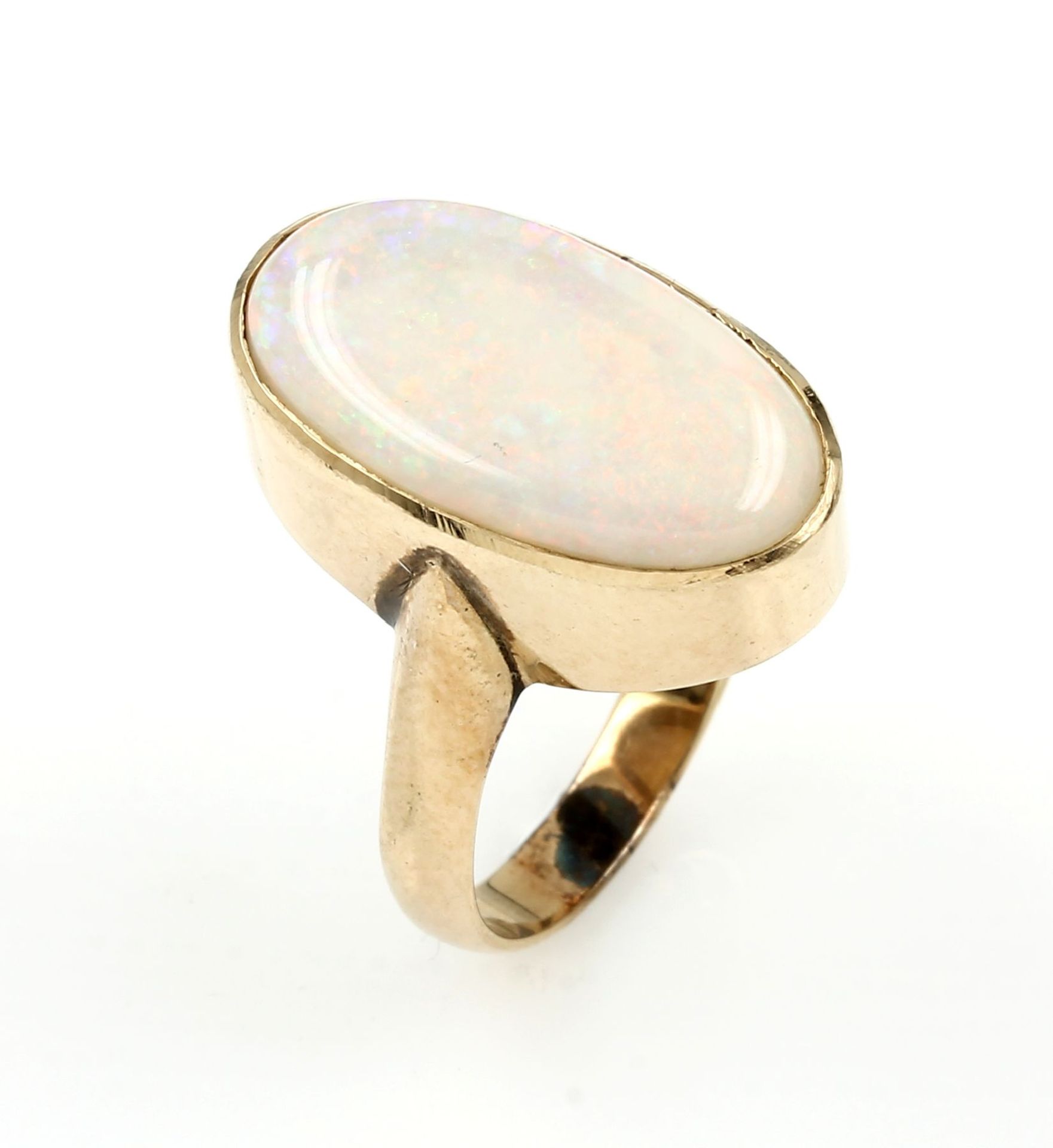 14 kt Gold Ring mit Opal,   GG 585/000, mittig ovaler