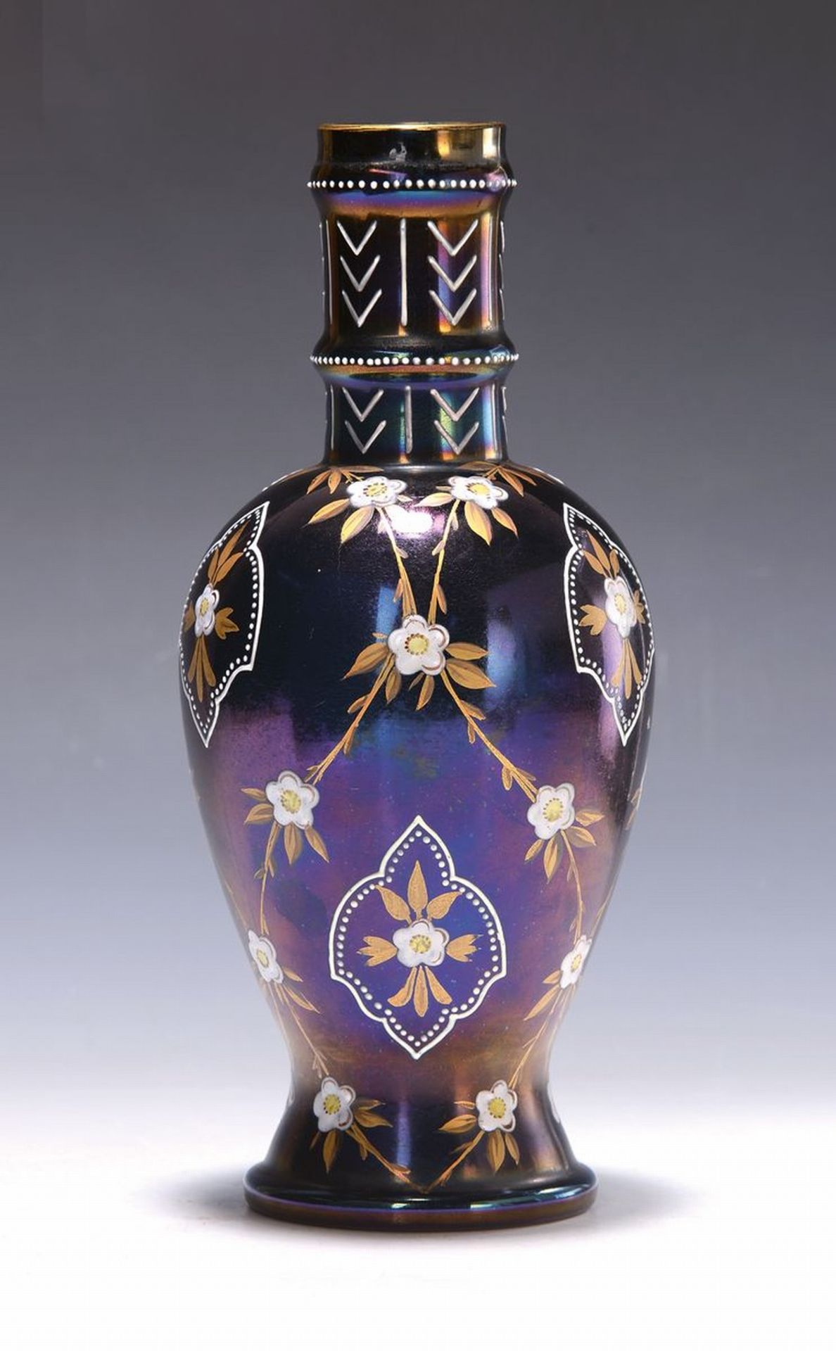 Glasziervase, Frankreich um 1890, türkisfarbenes Glas,