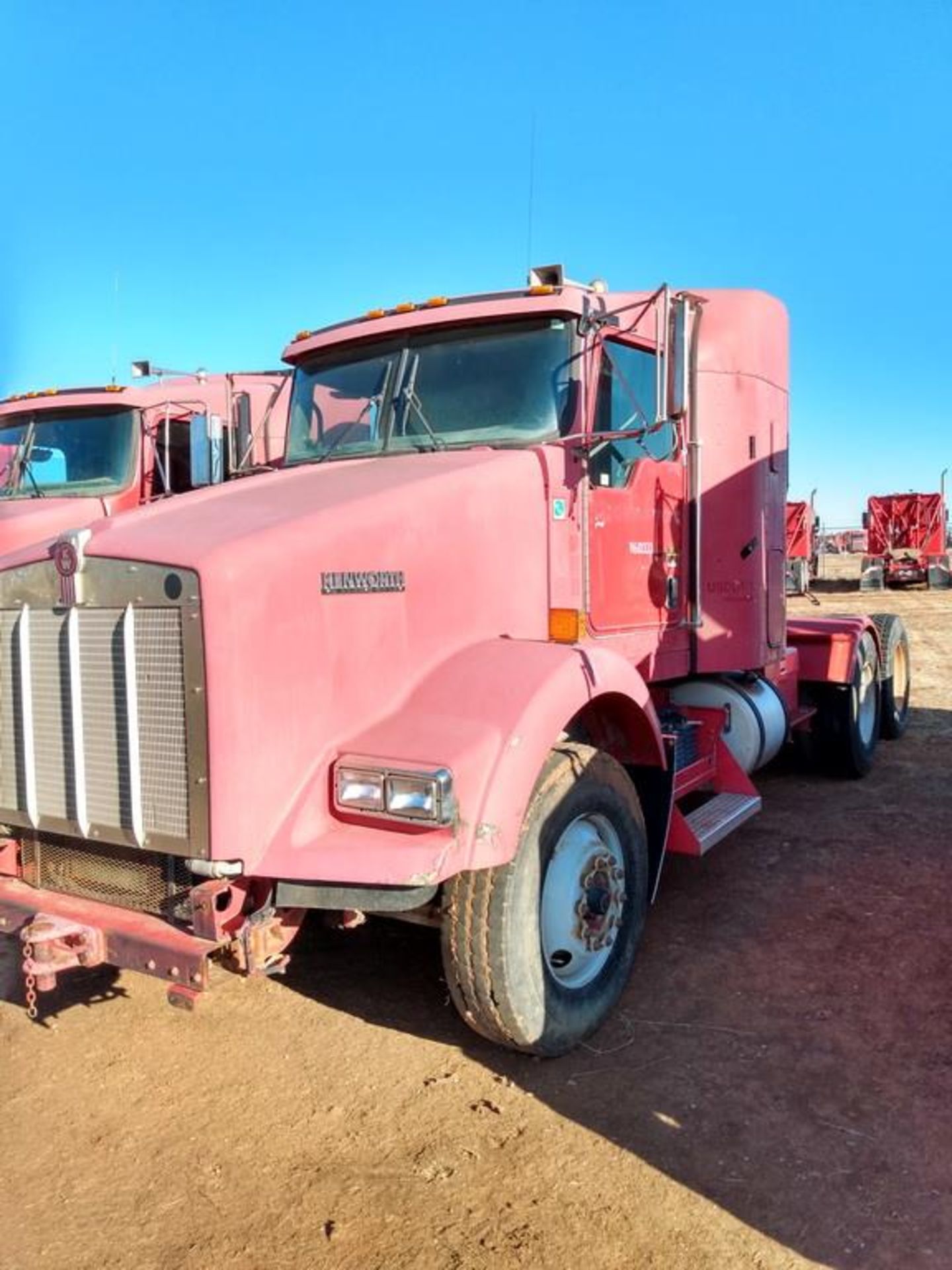 Kenworth Truck - Image 2 of 19