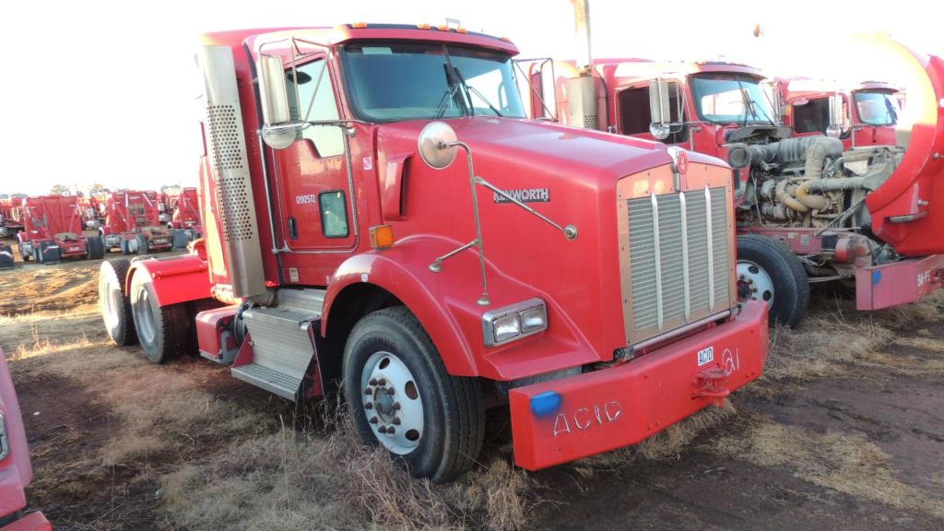 Kenworth Truck - Image 2 of 27