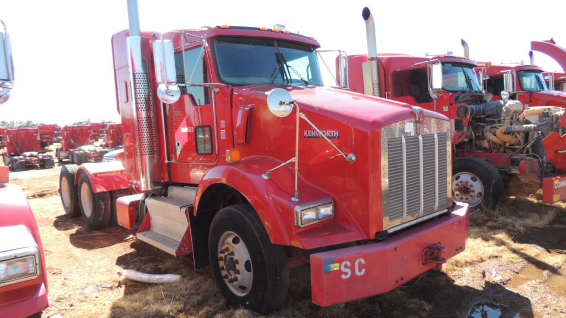 Kenworth Truck - Image 2 of 27