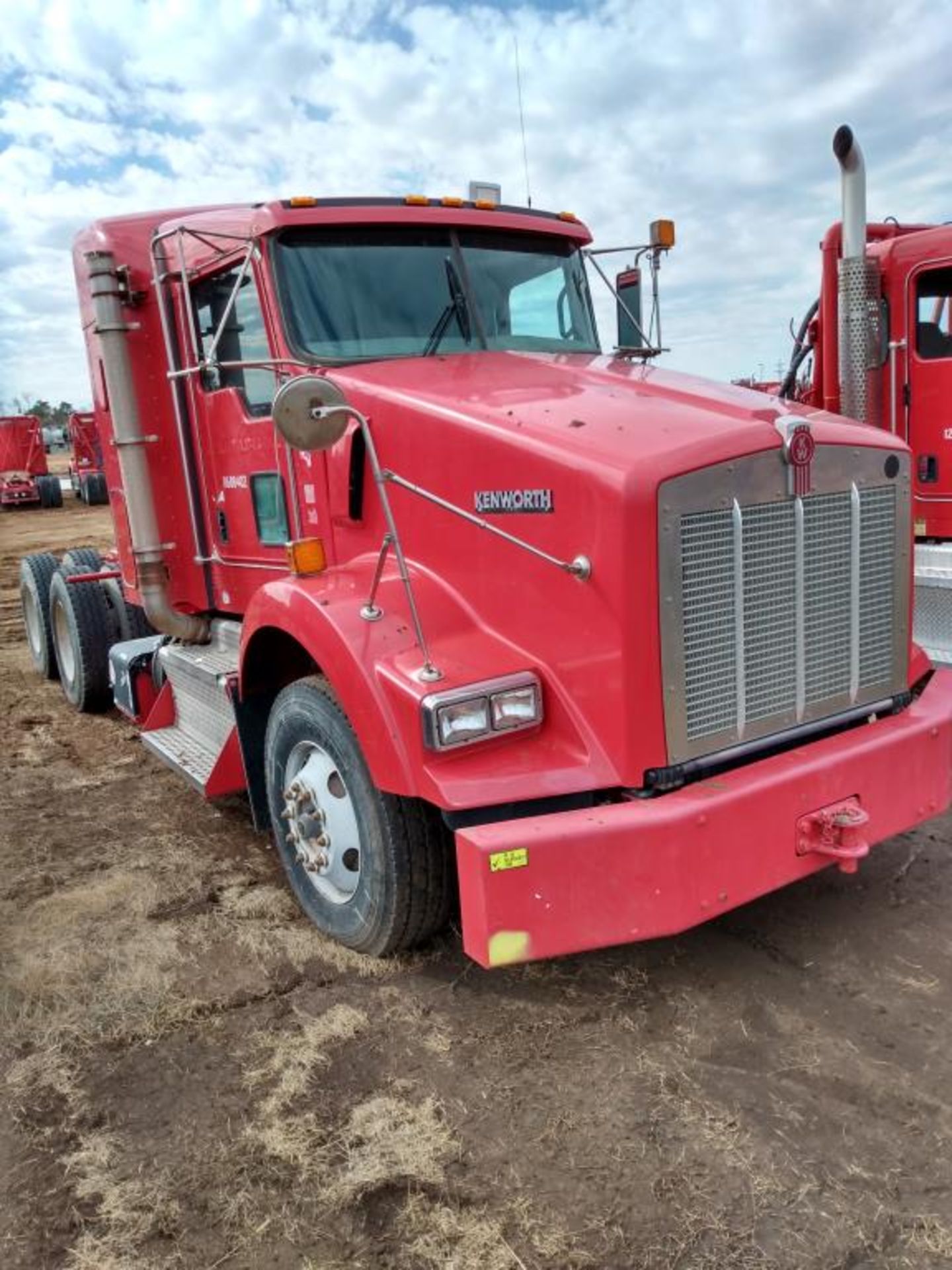 Kenworth Truck - Image 2 of 18