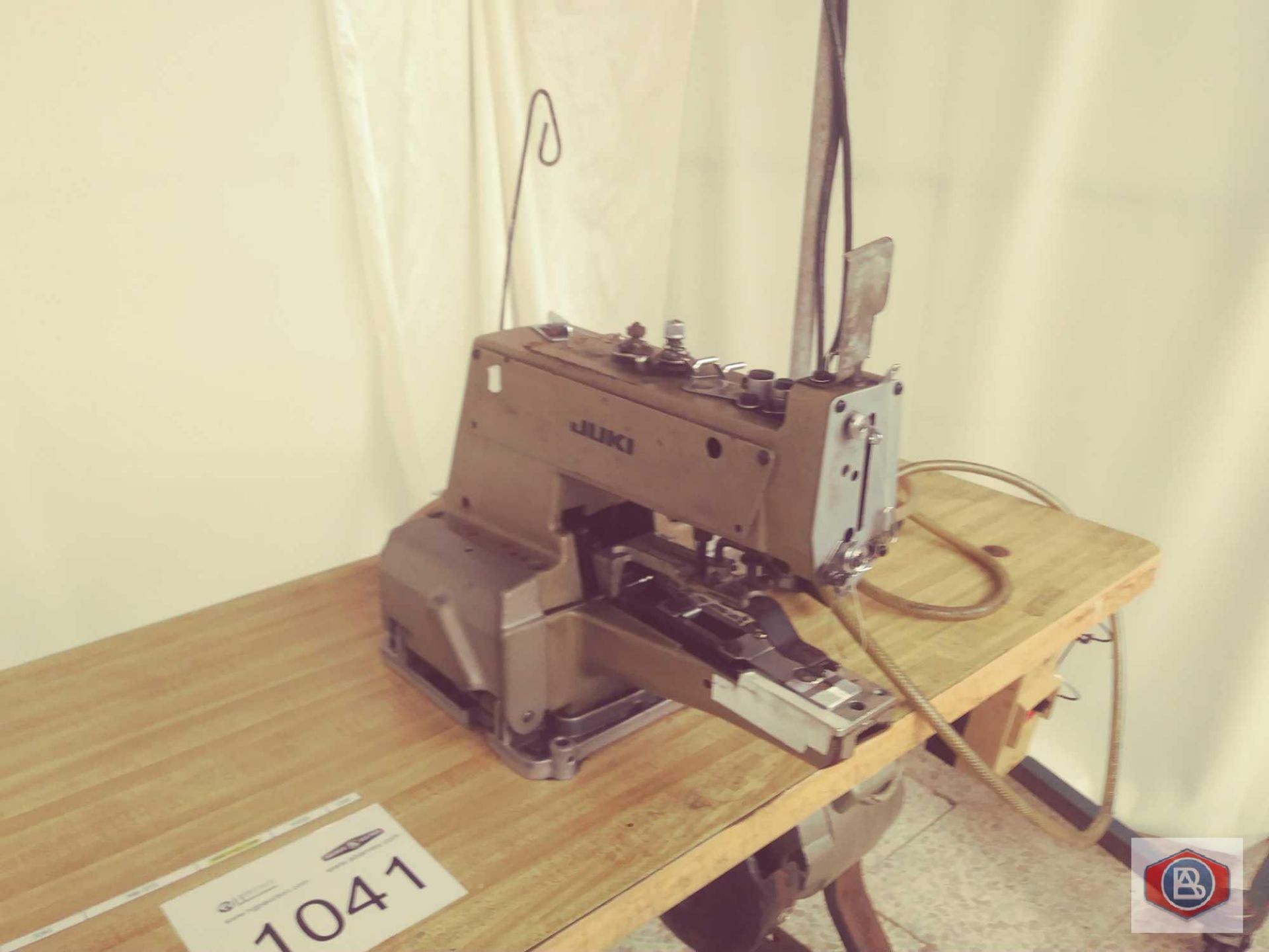 Juki Mod. MB-373 Button Sewing Machine