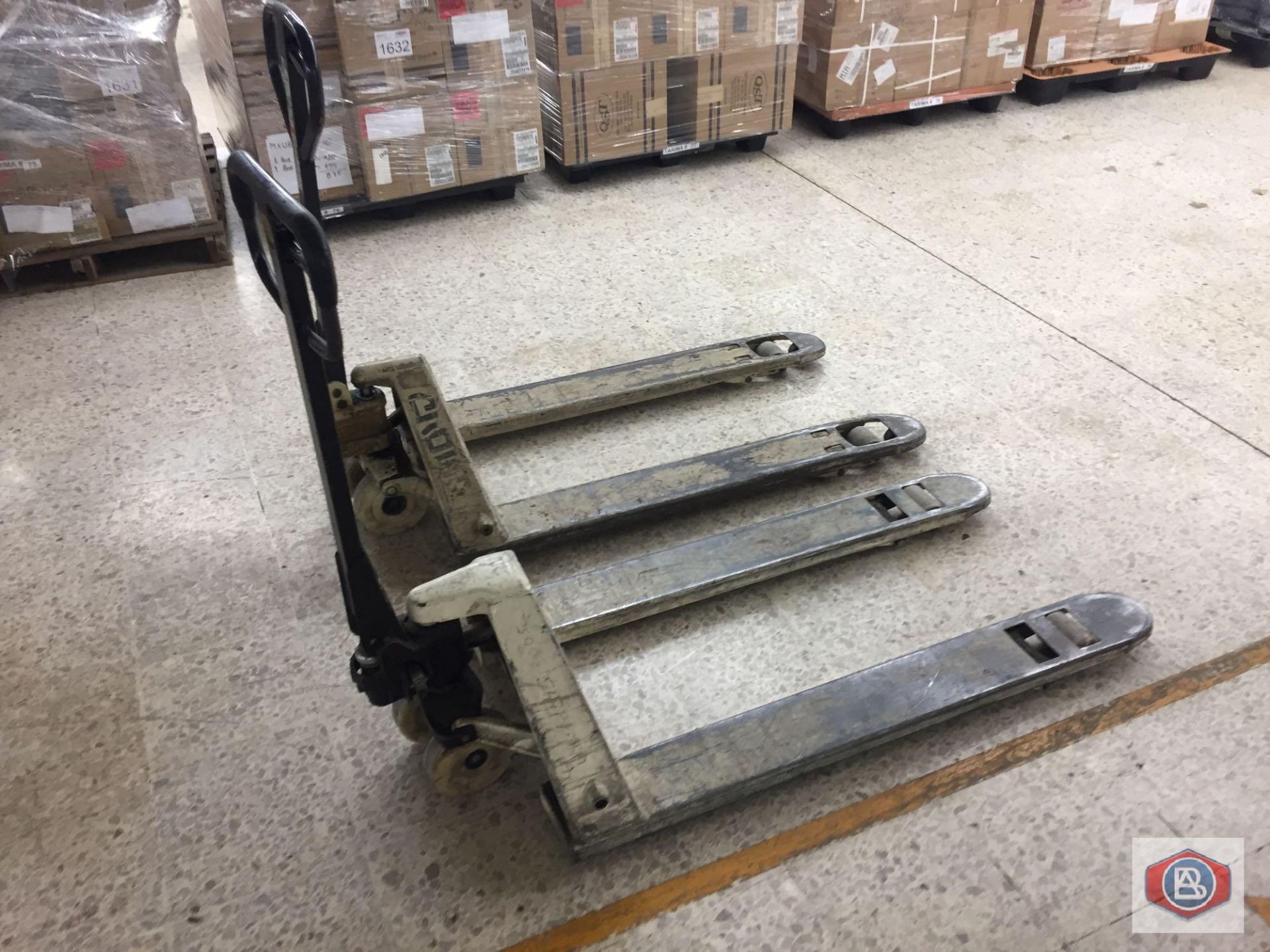 Jet Pallet Jacks, 5k capacity - Image 3 of 6