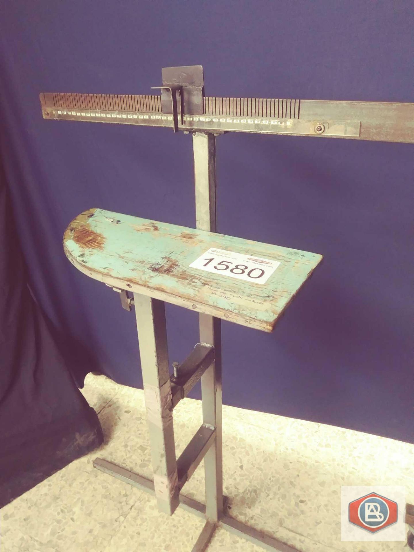 Waist Measuring Table. Mesa para medir cintura - Image 3 of 5