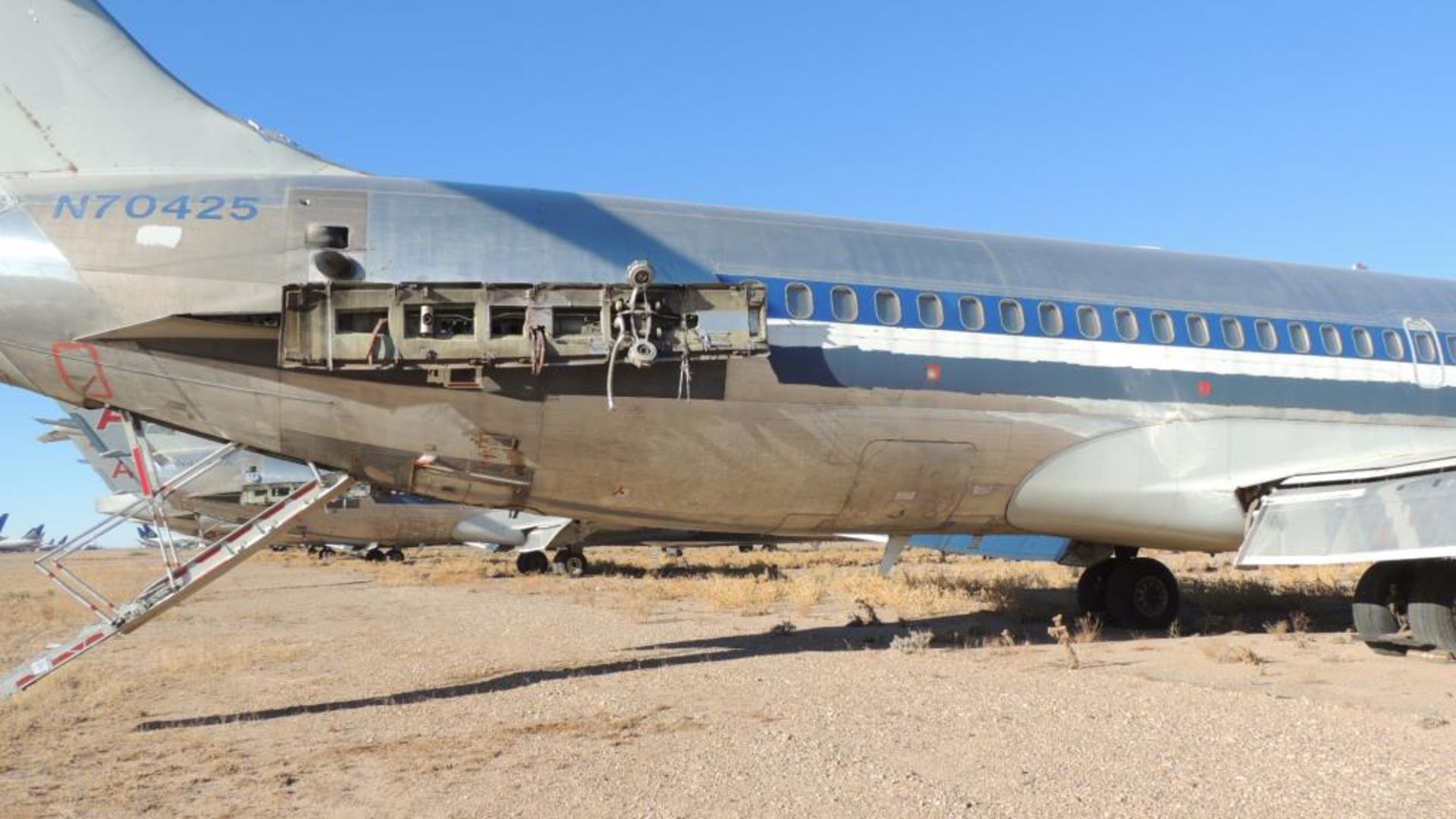 1986 MD 82 Air Frame Tail # N70425 - Image 4 of 28