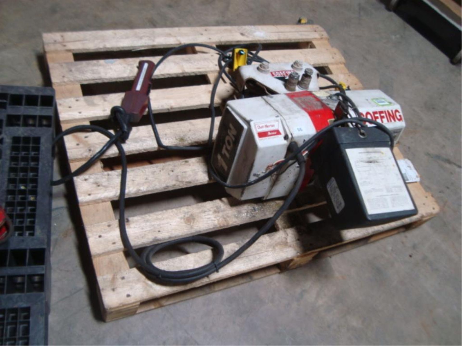 1-Ton Electric Overhead Chainfalls Hoist - Image 2 of 4