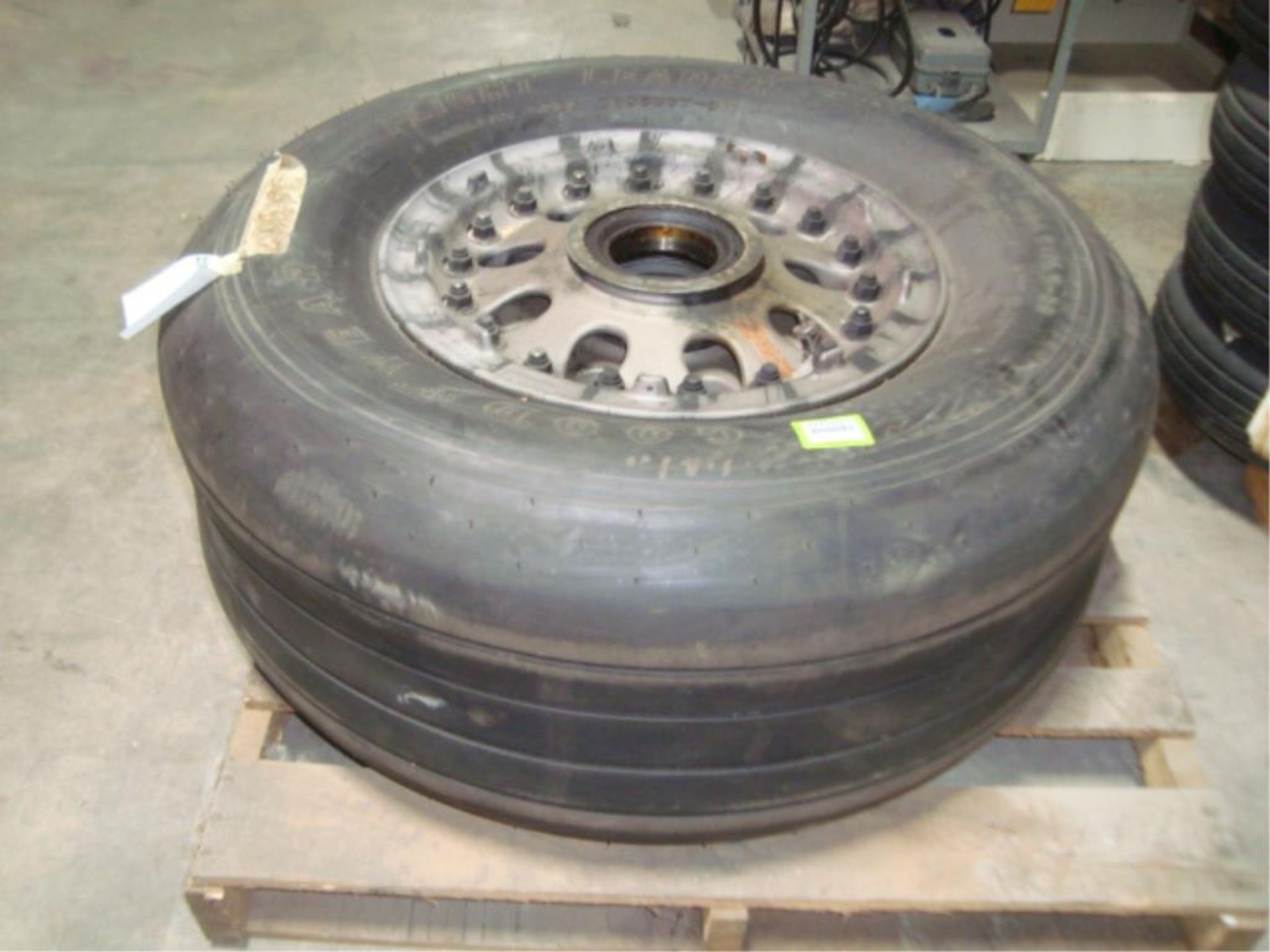 Tubeless Aircraft Tire & Wheel Assembly - Image 7 of 7