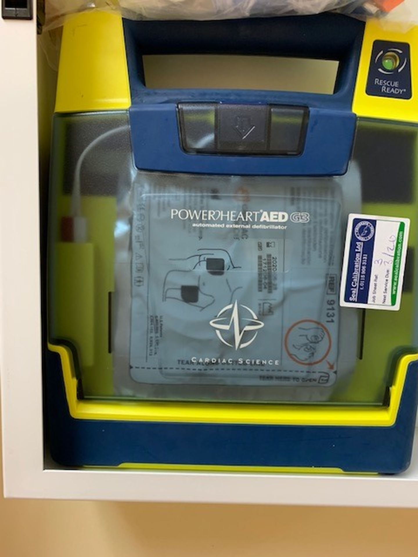 Defibrillator