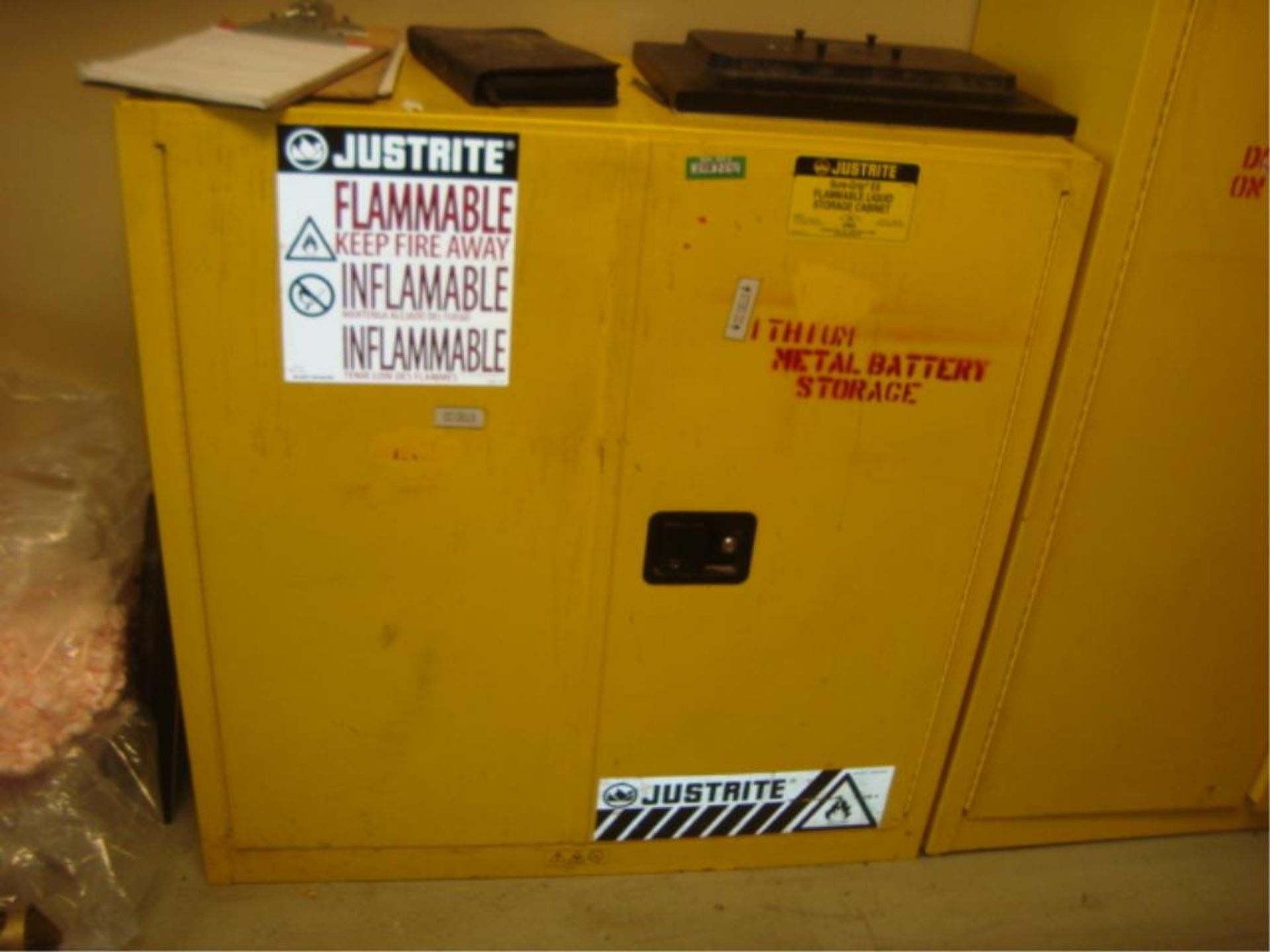 2-Door Flammable Contents Storage Cabinets - Image 4 of 6