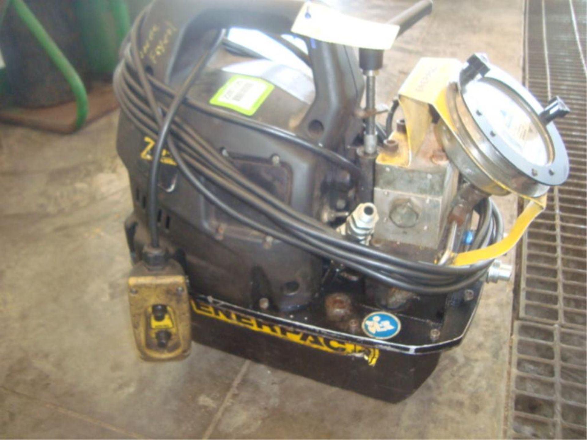 1-3/4 HP Torque Wrench Hydraulic Electric Pump - Image 3 of 6