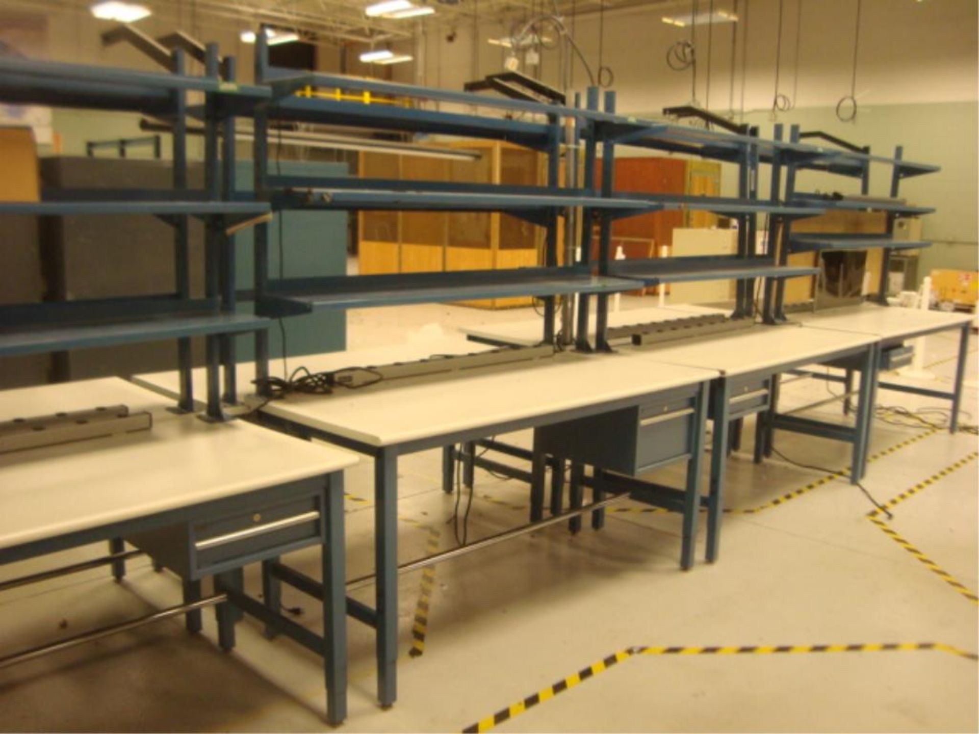 Heavy Duty Adjustable Height Workstations Benches - Image 6 of 7