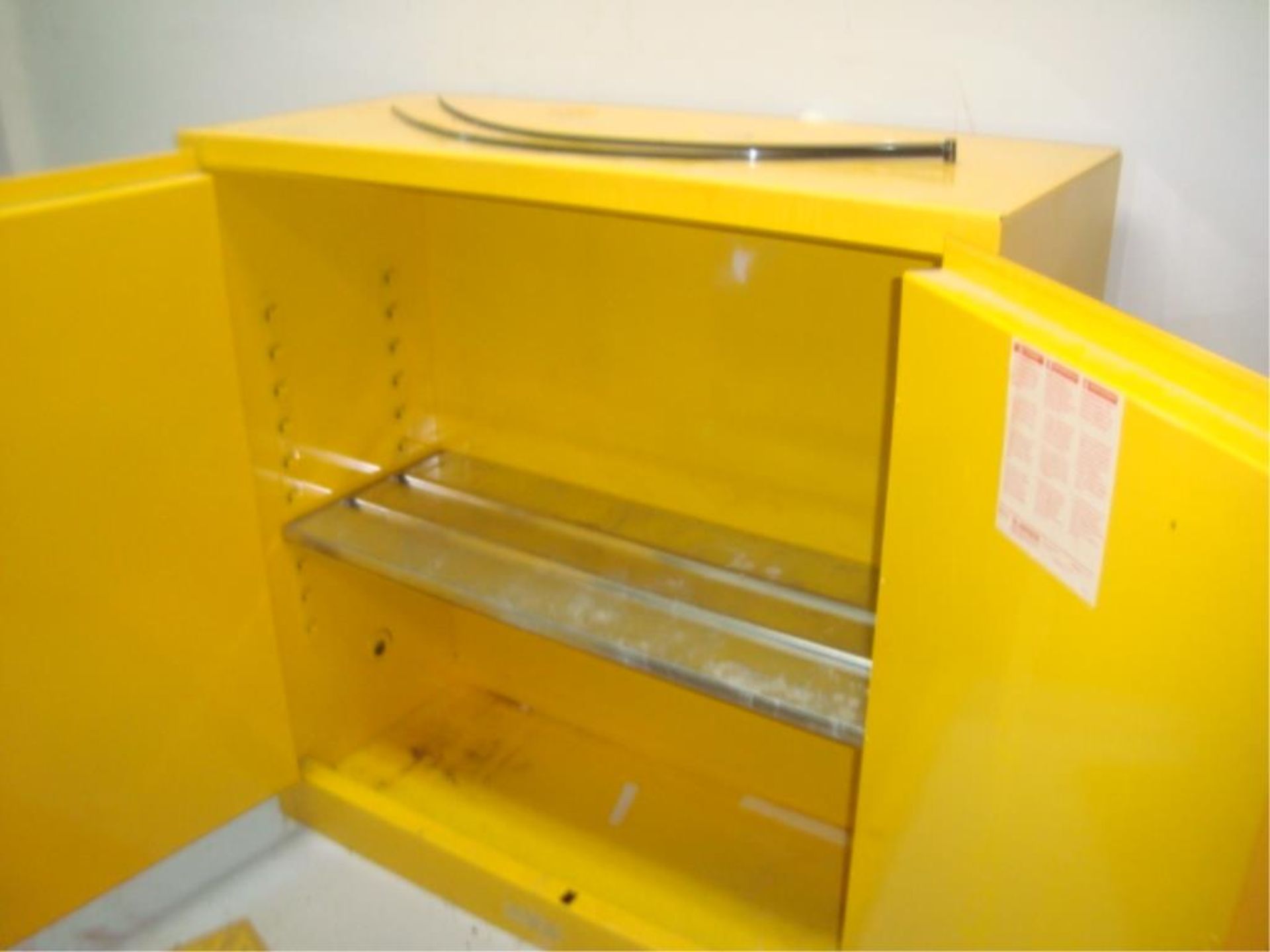 Flammable Contents Storage Cabinet - Image 2 of 4