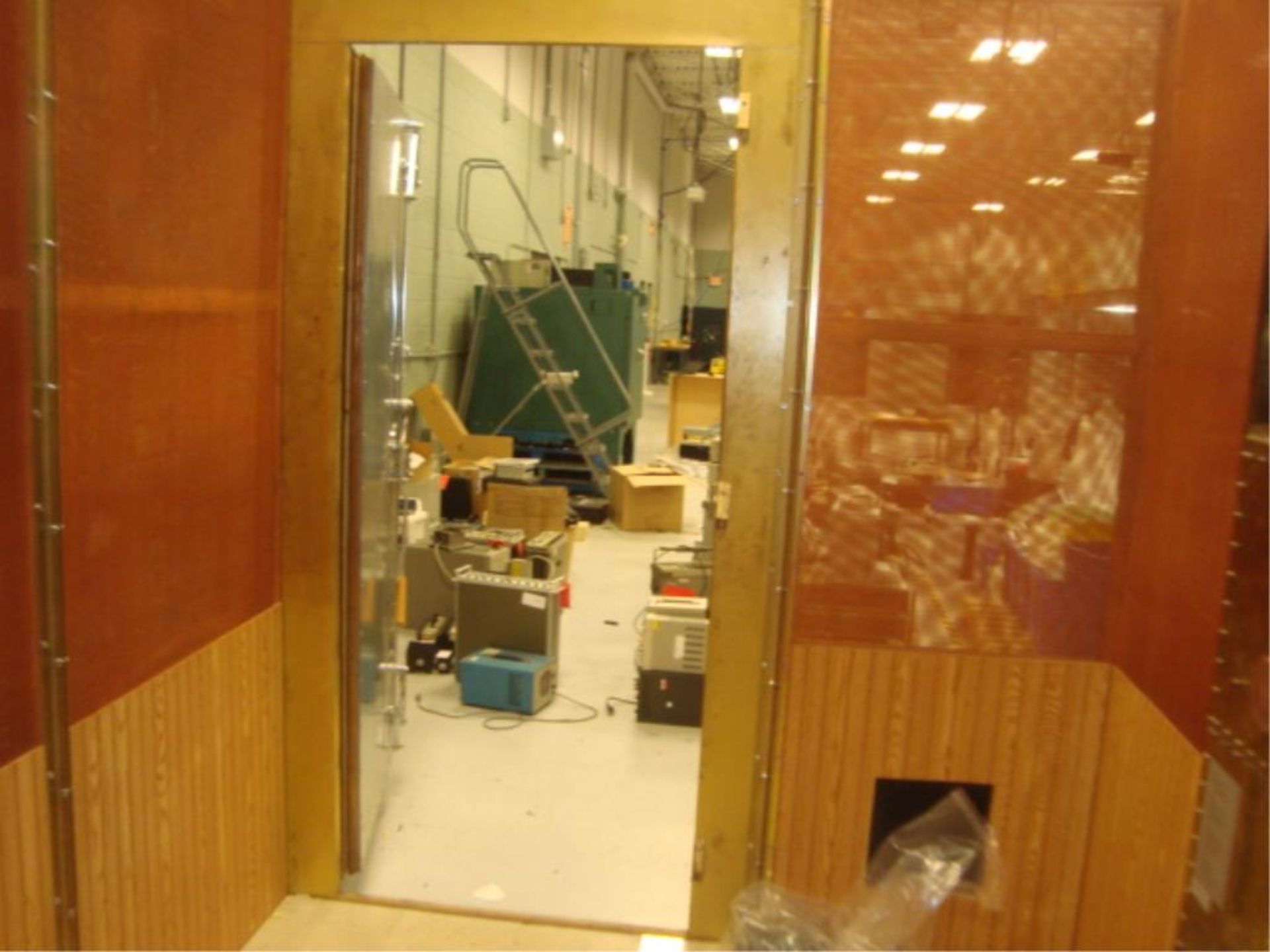 Modular Copper Screened RF Shielded Isolation Room - Image 11 of 17