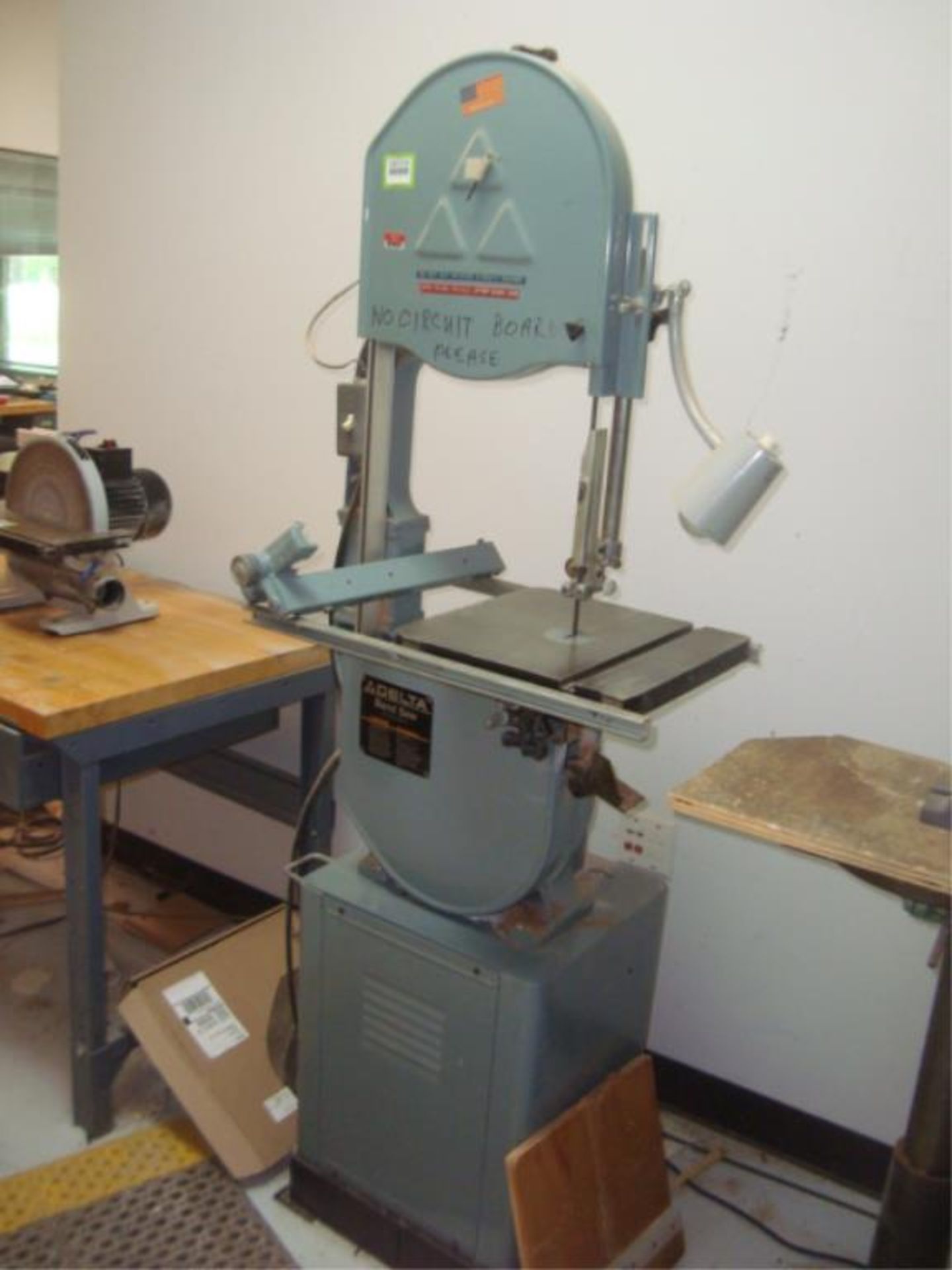 Vertical Bandsaw With 14" Throat - Image 2 of 5