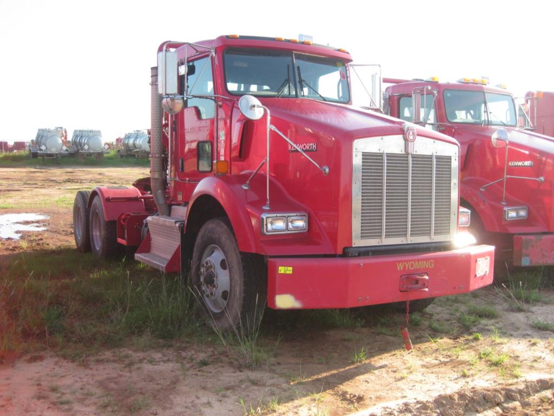 Kenworth Truck - Image 2 of 24