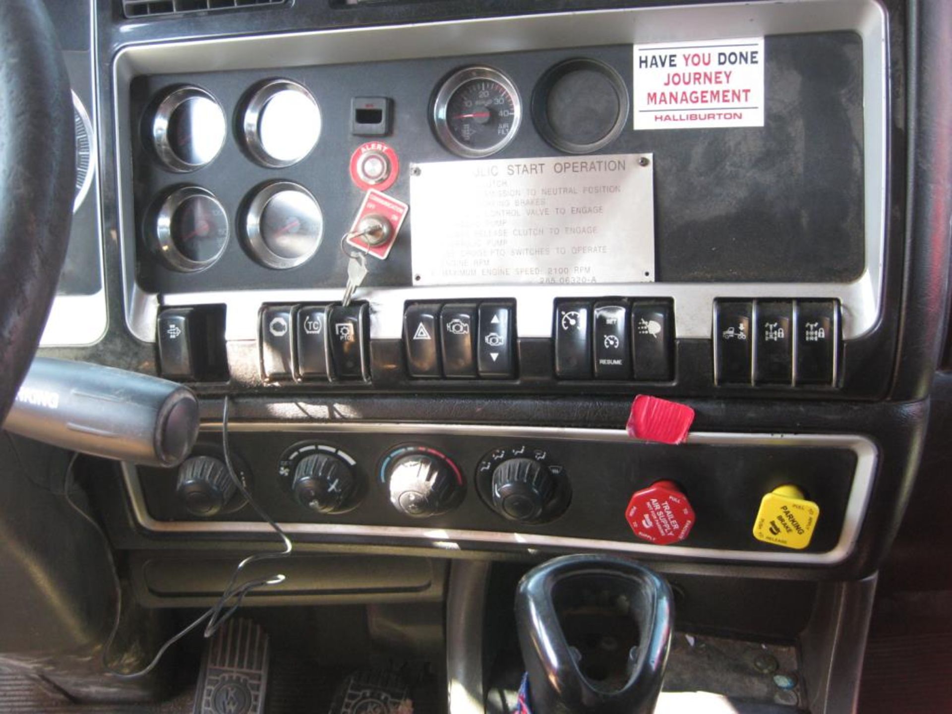 Kenworth Truck - Image 13 of 21