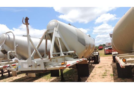 Fruehauf Trailer Company 985CF 1981 Bulk Transport, 985 CF, MAX LOAD 54,000  lbs., 11R22.5 tires.