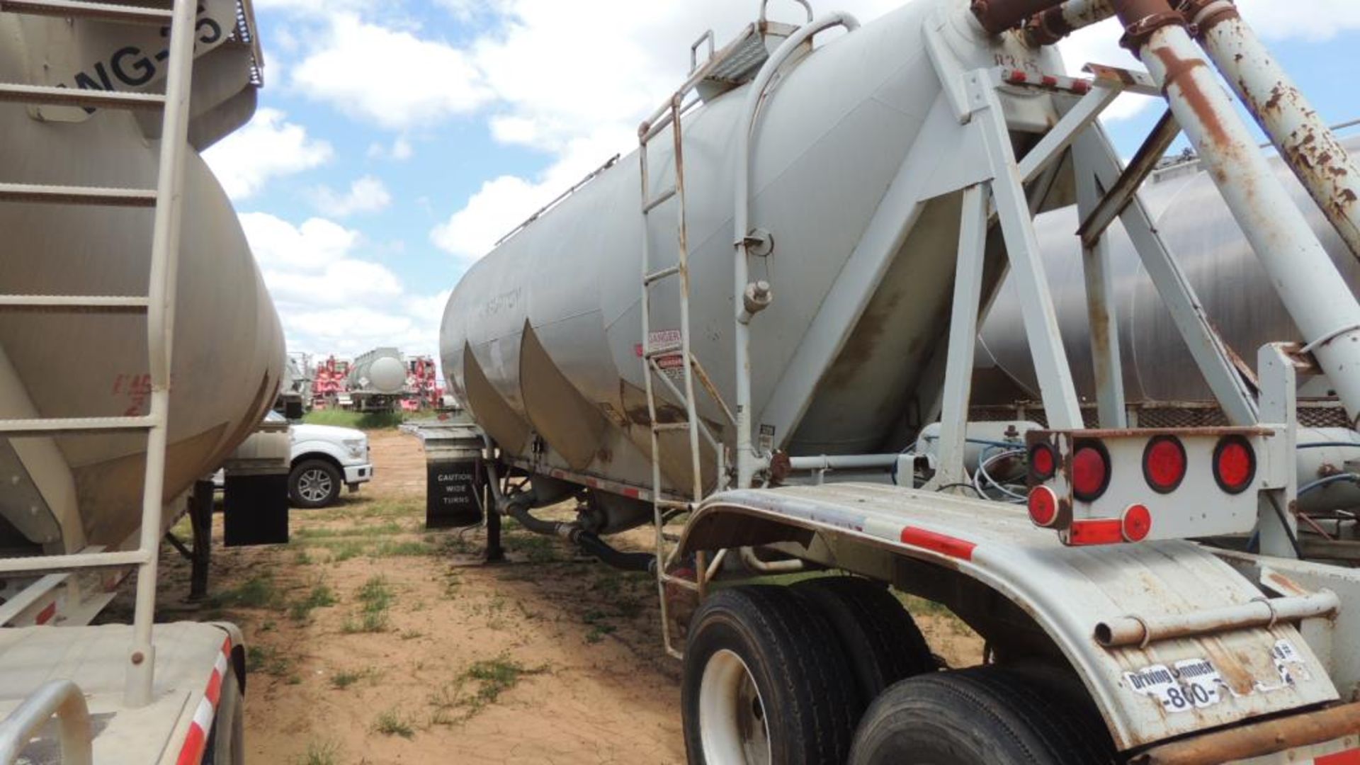 Fruehauf Trailer Company Tanker - Image 8 of 12