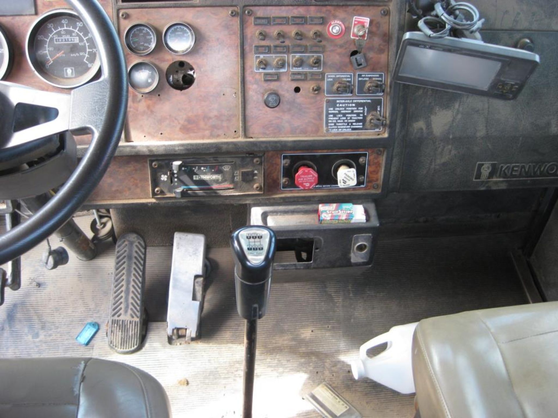 Kenworth Winch Truck - Image 16 of 25