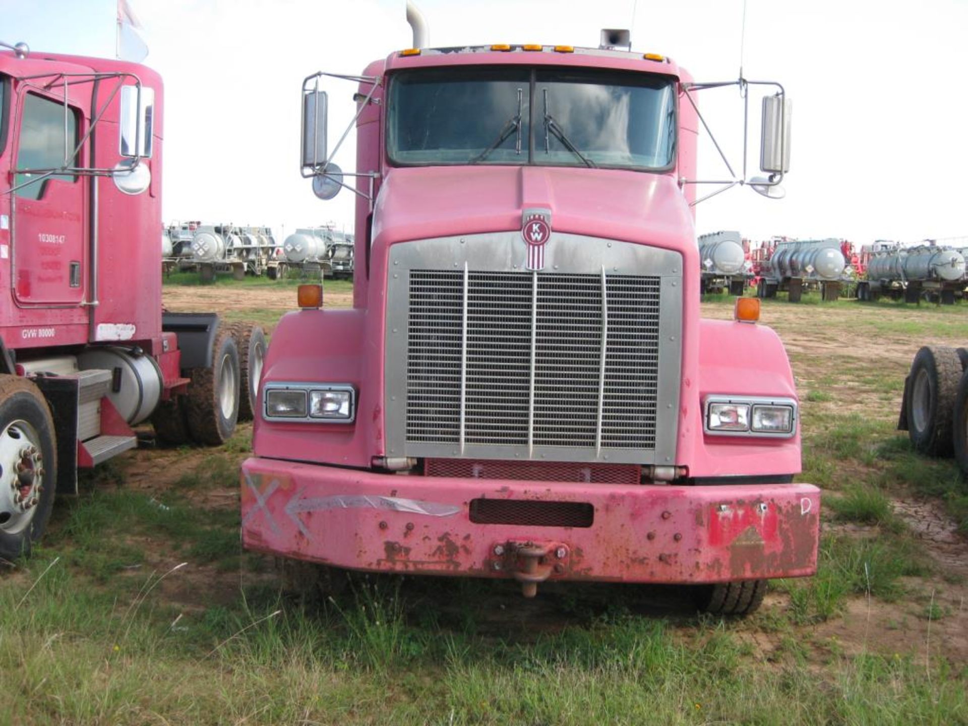 Kenworth Truck - Image 3 of 21