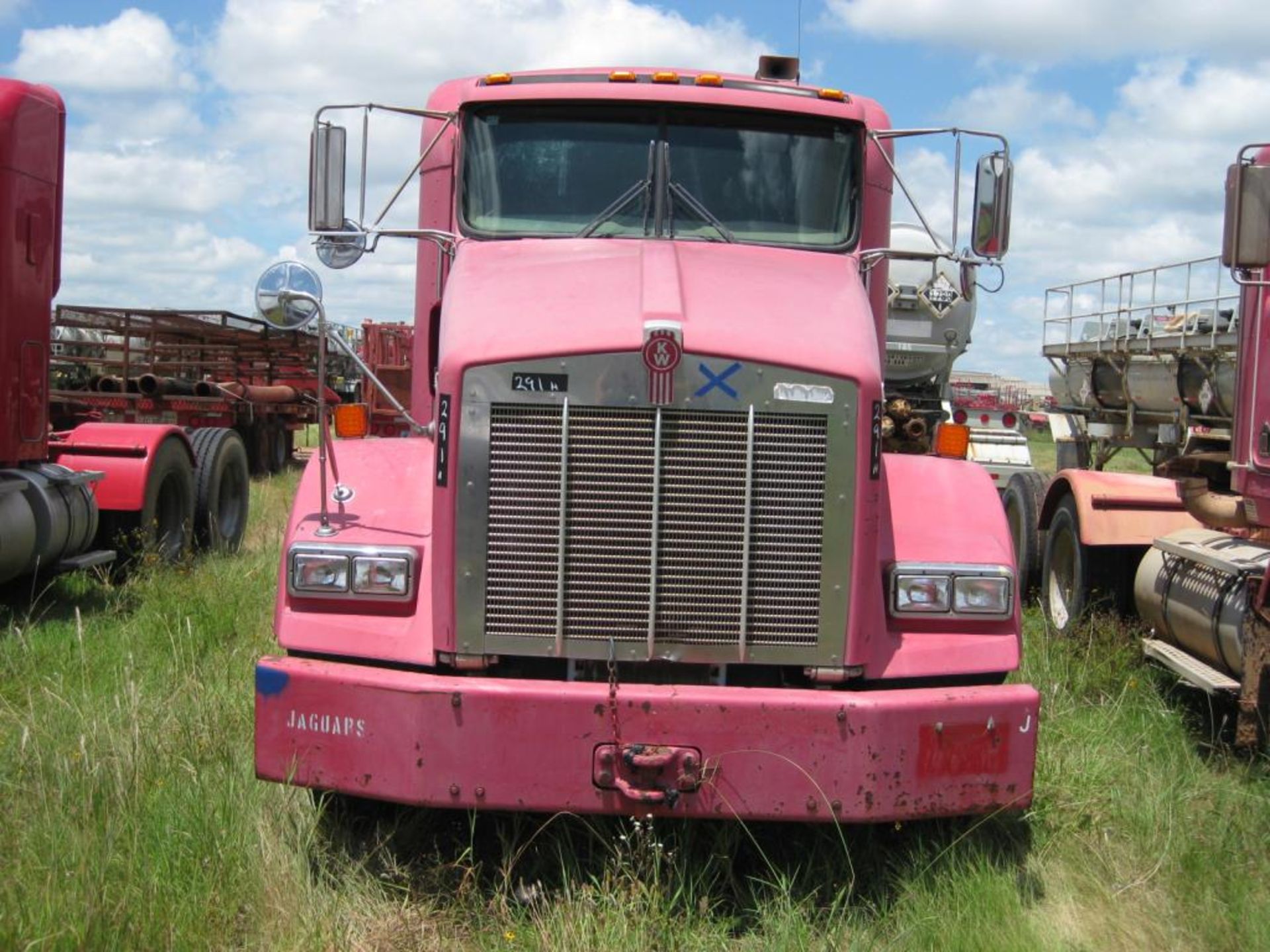 Kenworth Truck - Image 3 of 22