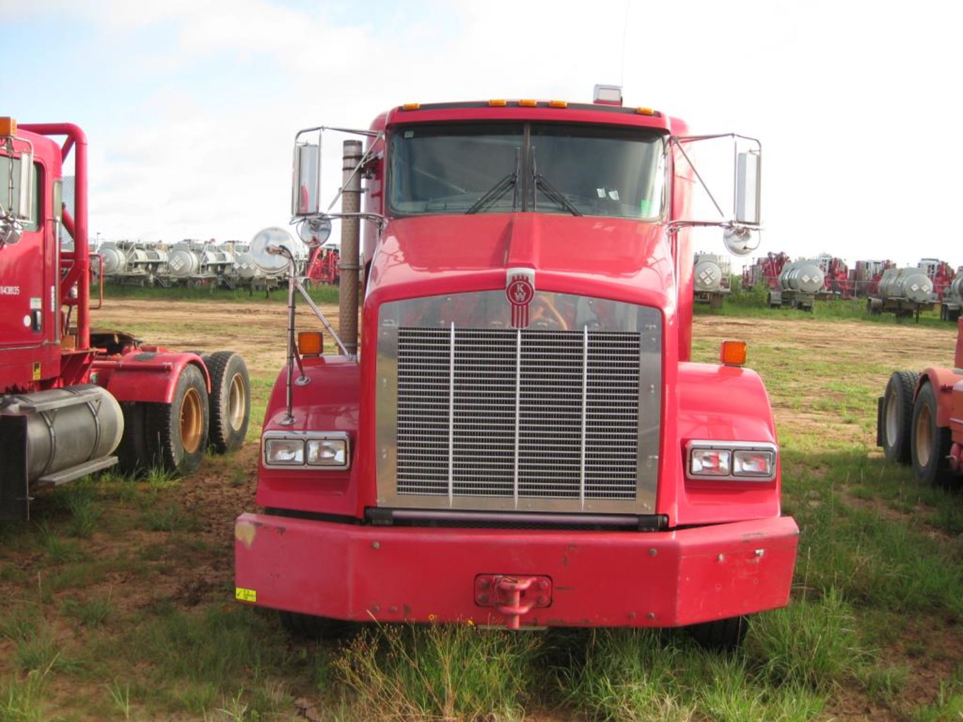 Kenworth Truck - Image 3 of 23