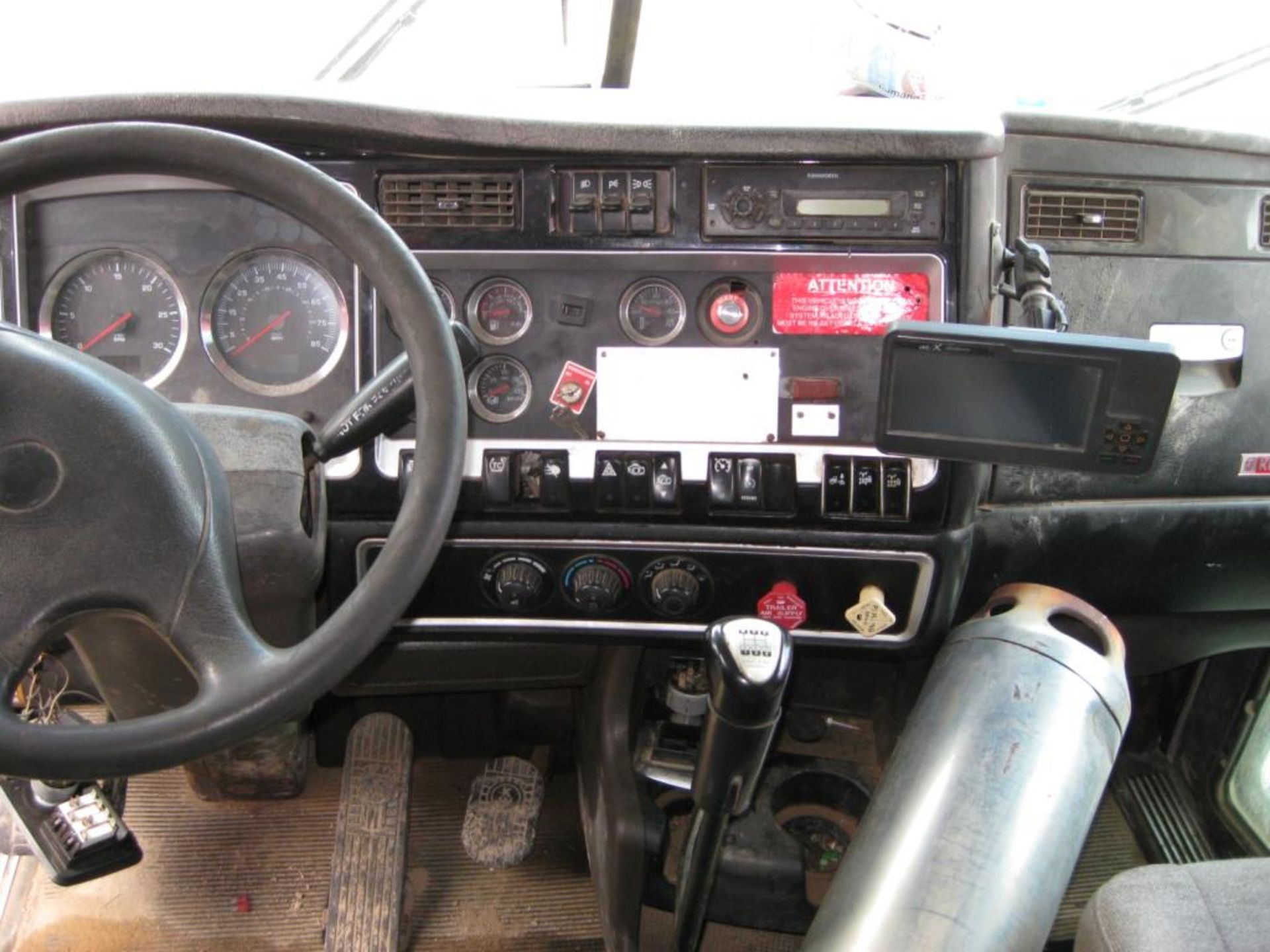 Kenworth Truck - Image 12 of 22