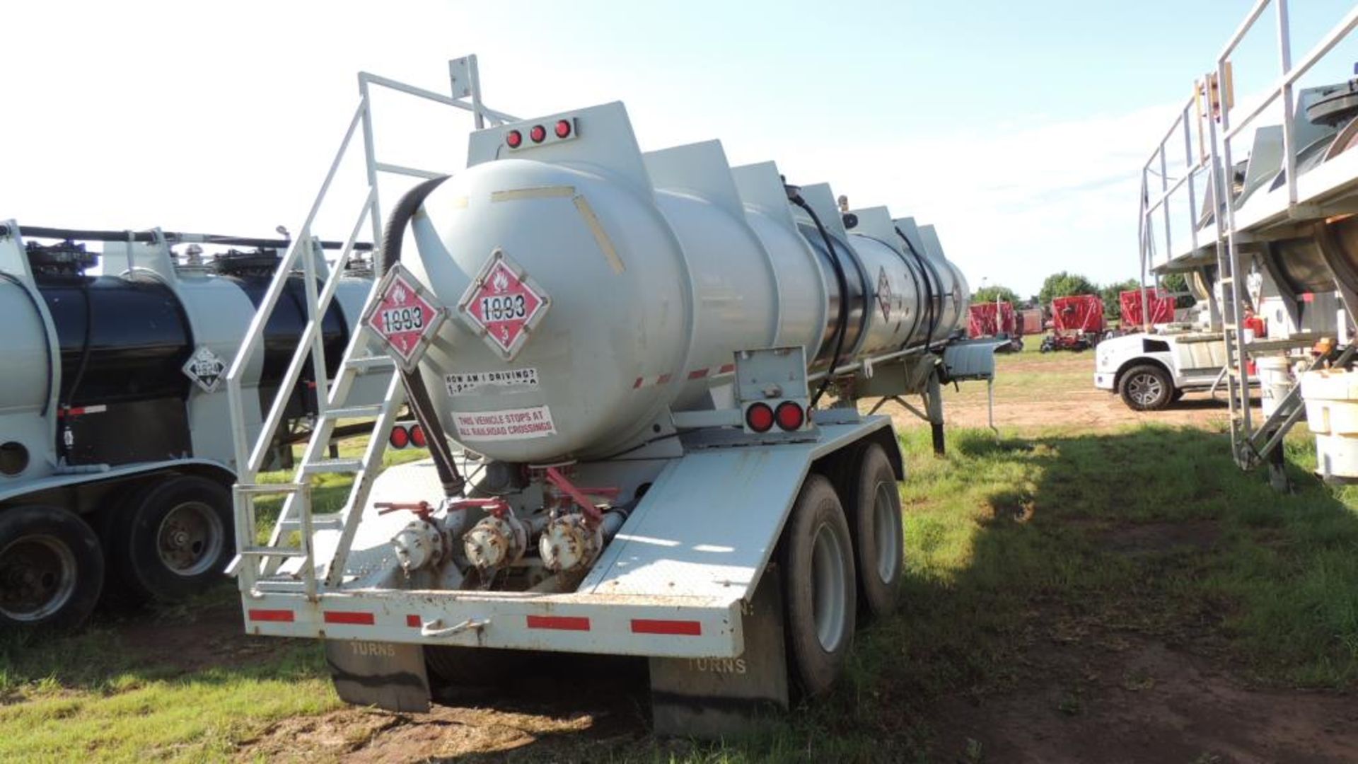 Halliburton Tanker - Image 4 of 8