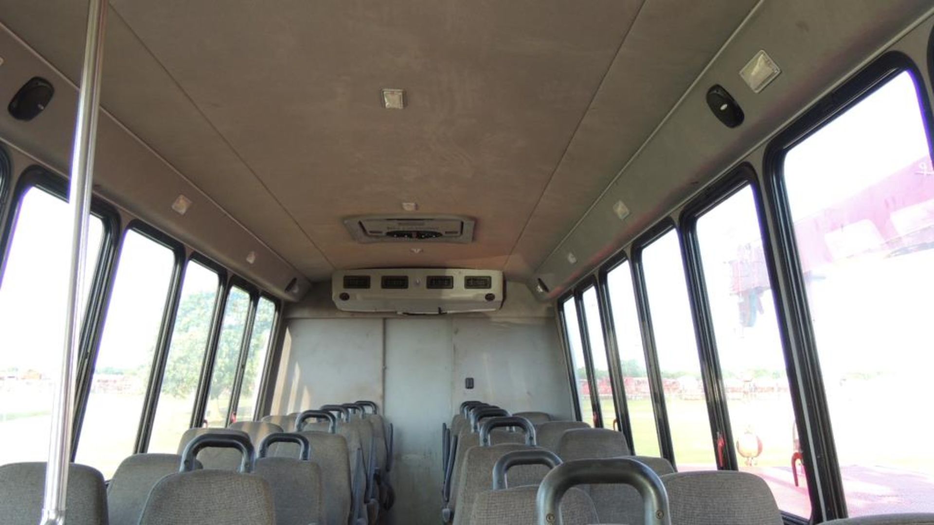 Davey Coach/Ford Bus - Image 11 of 17