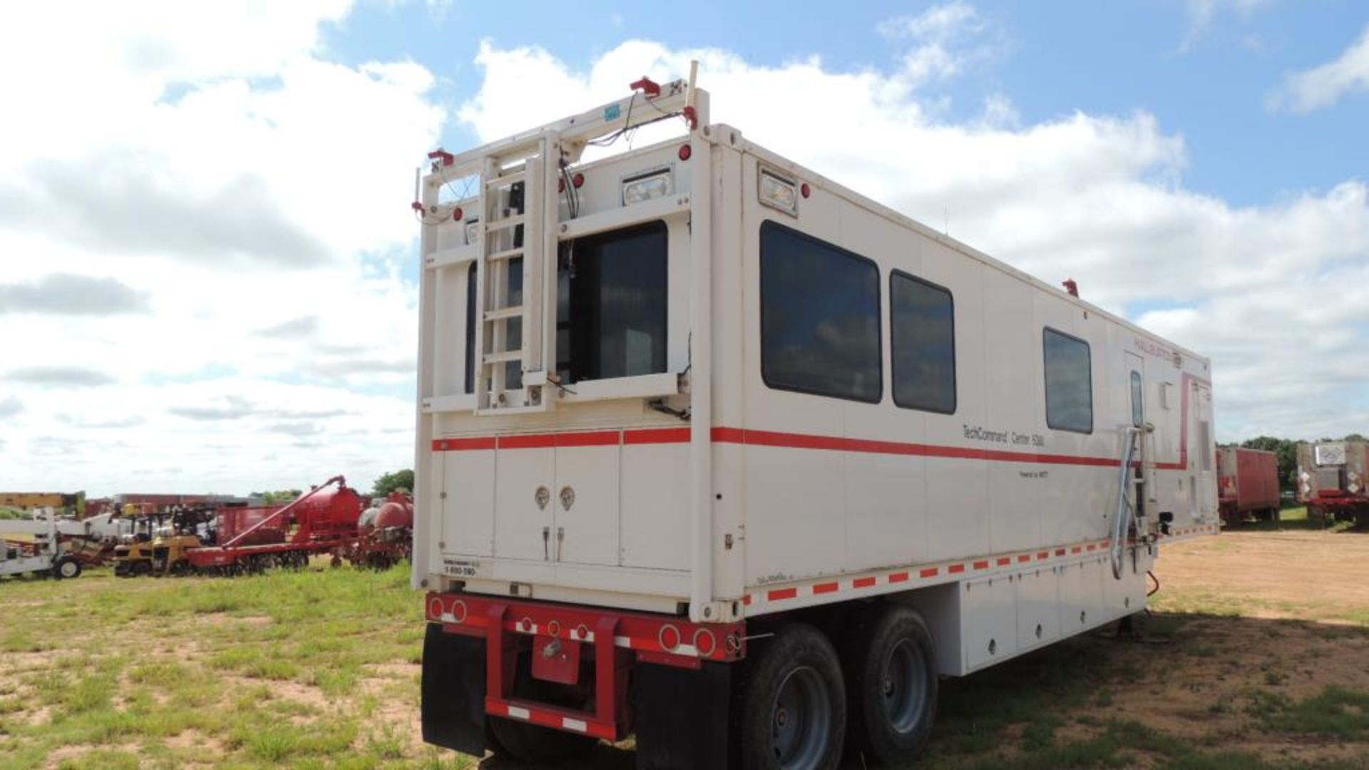 Chassis King Command Trailer - Image 4 of 27