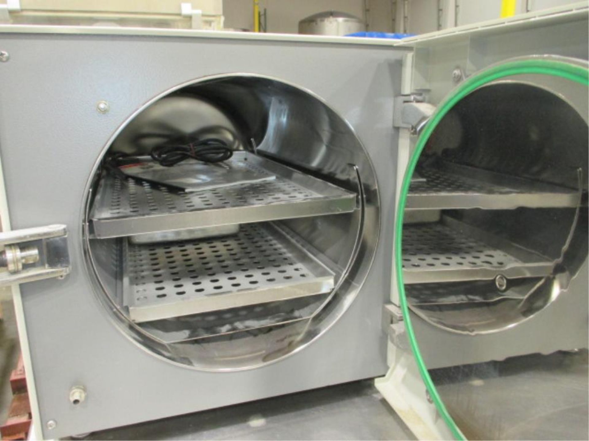 Autoclave - Image 2 of 3