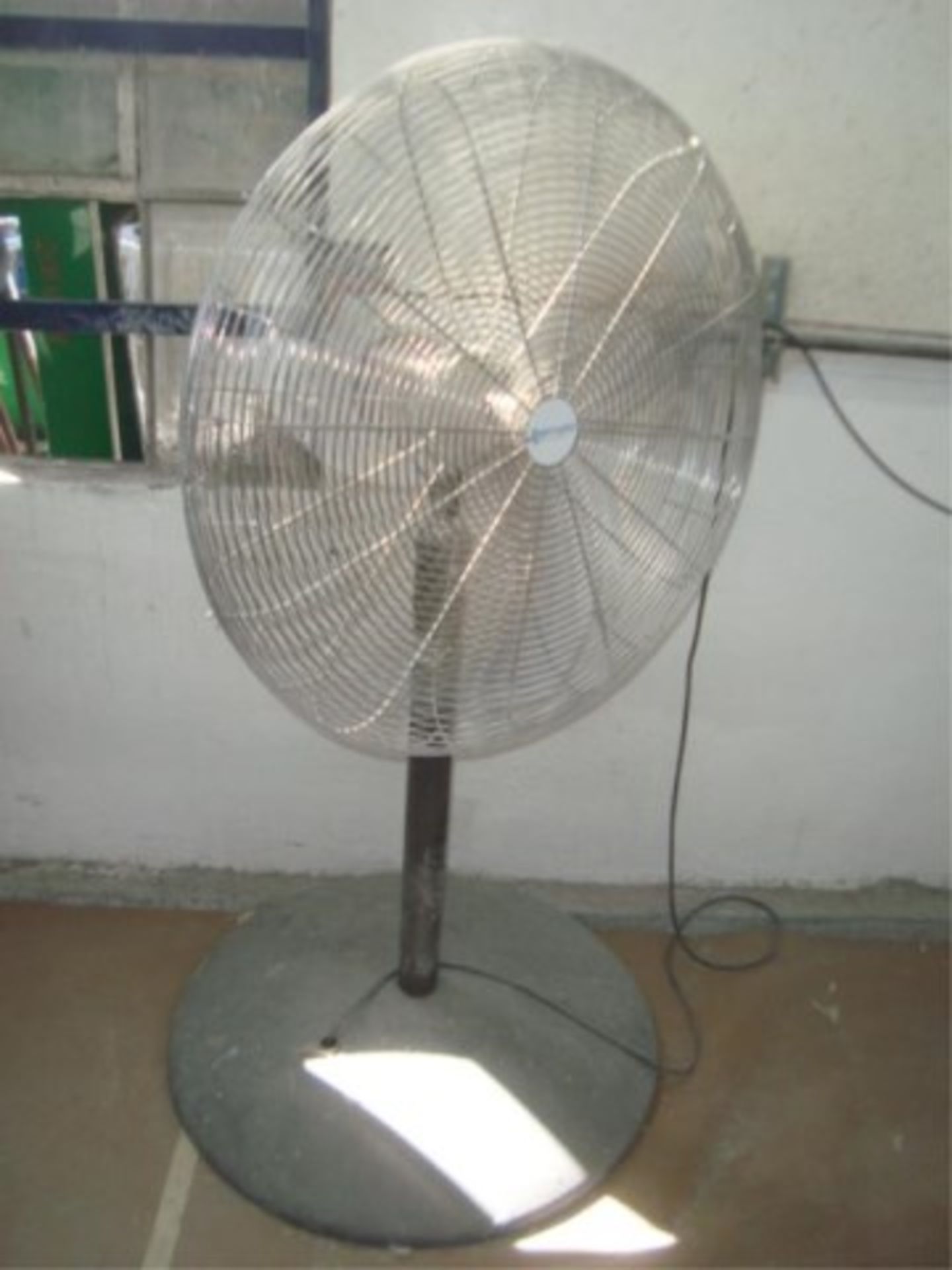 Heavy Duty 30" in. Pedestal Fan - Image 4 of 4