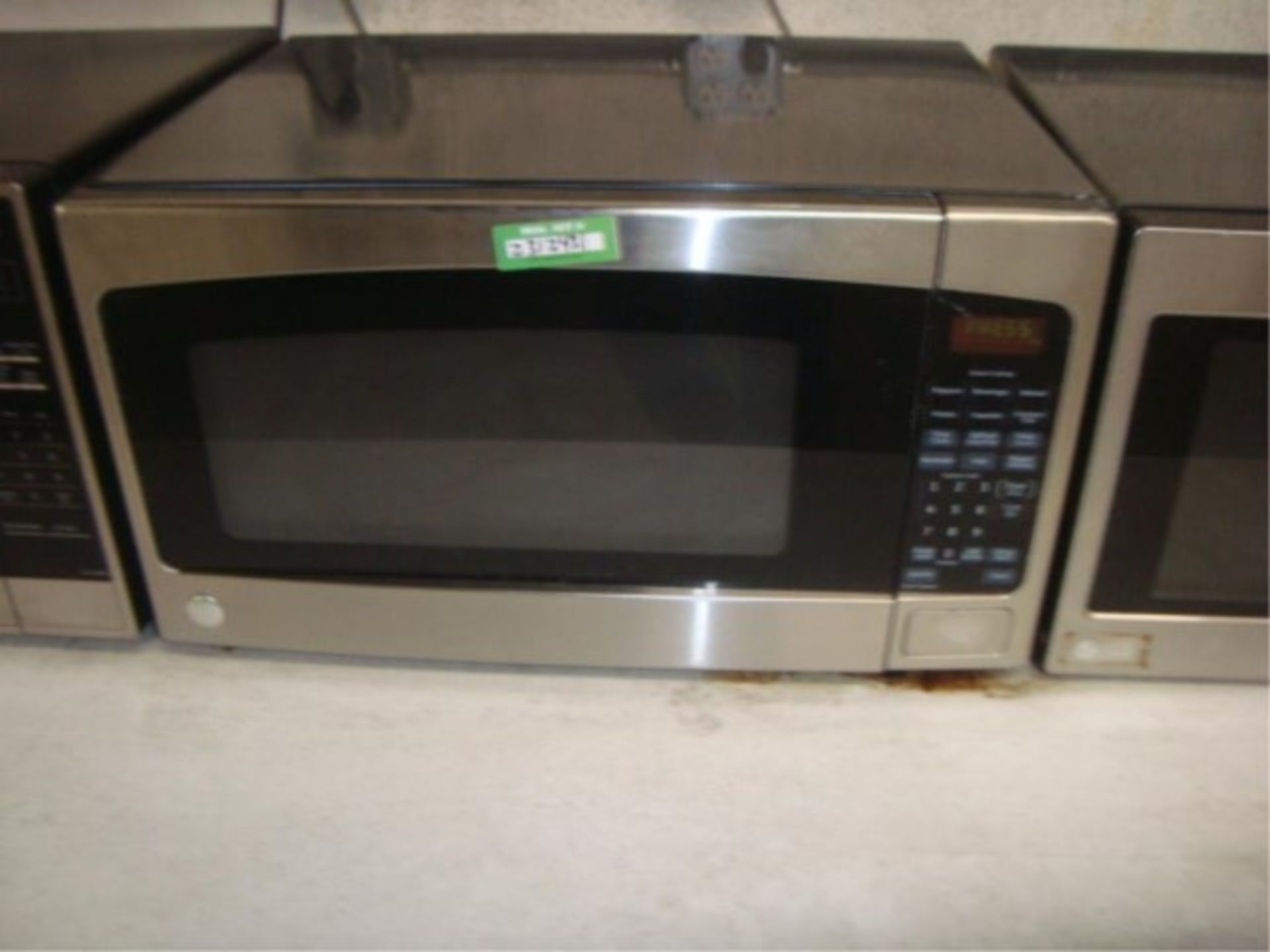 Microwaves & Table - Image 3 of 5