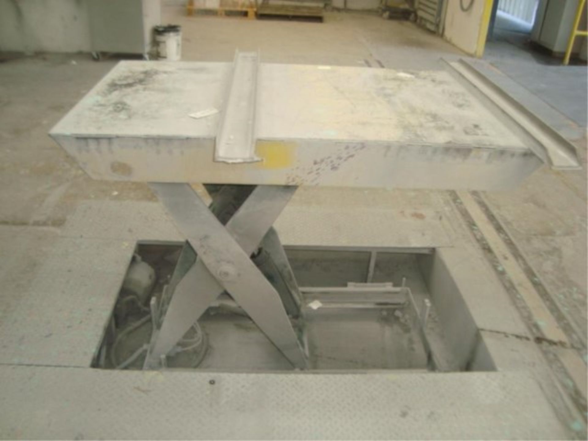Electric Backsaver Lift Table - Image 2 of 7