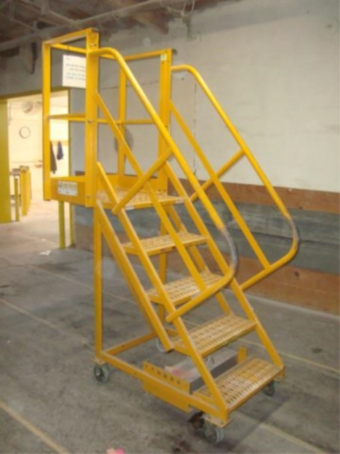 Heavy Duty 5-Step Staircase Ladder