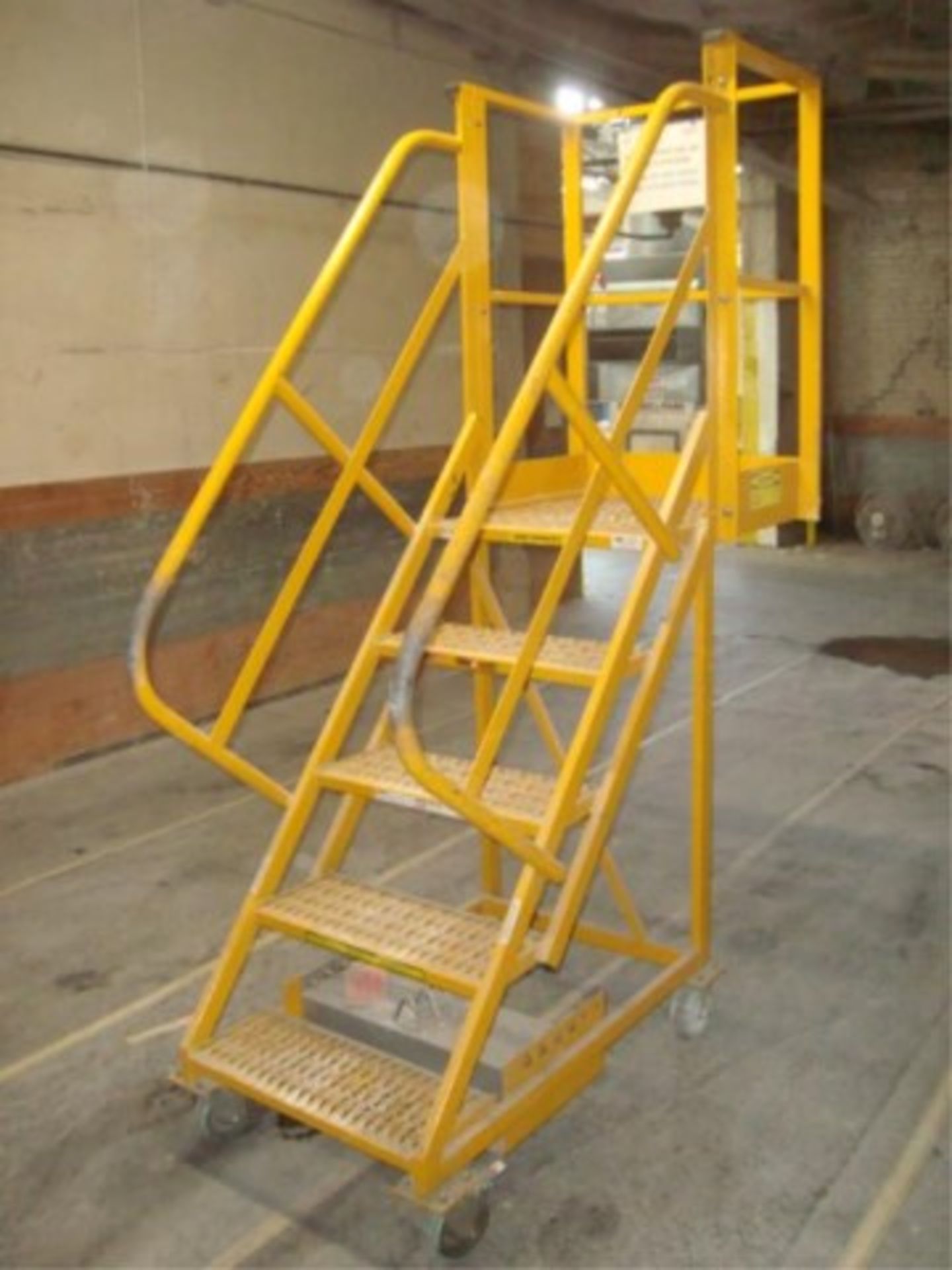 Heavy Duty 5-Step Staircase Ladder - Image 2 of 4