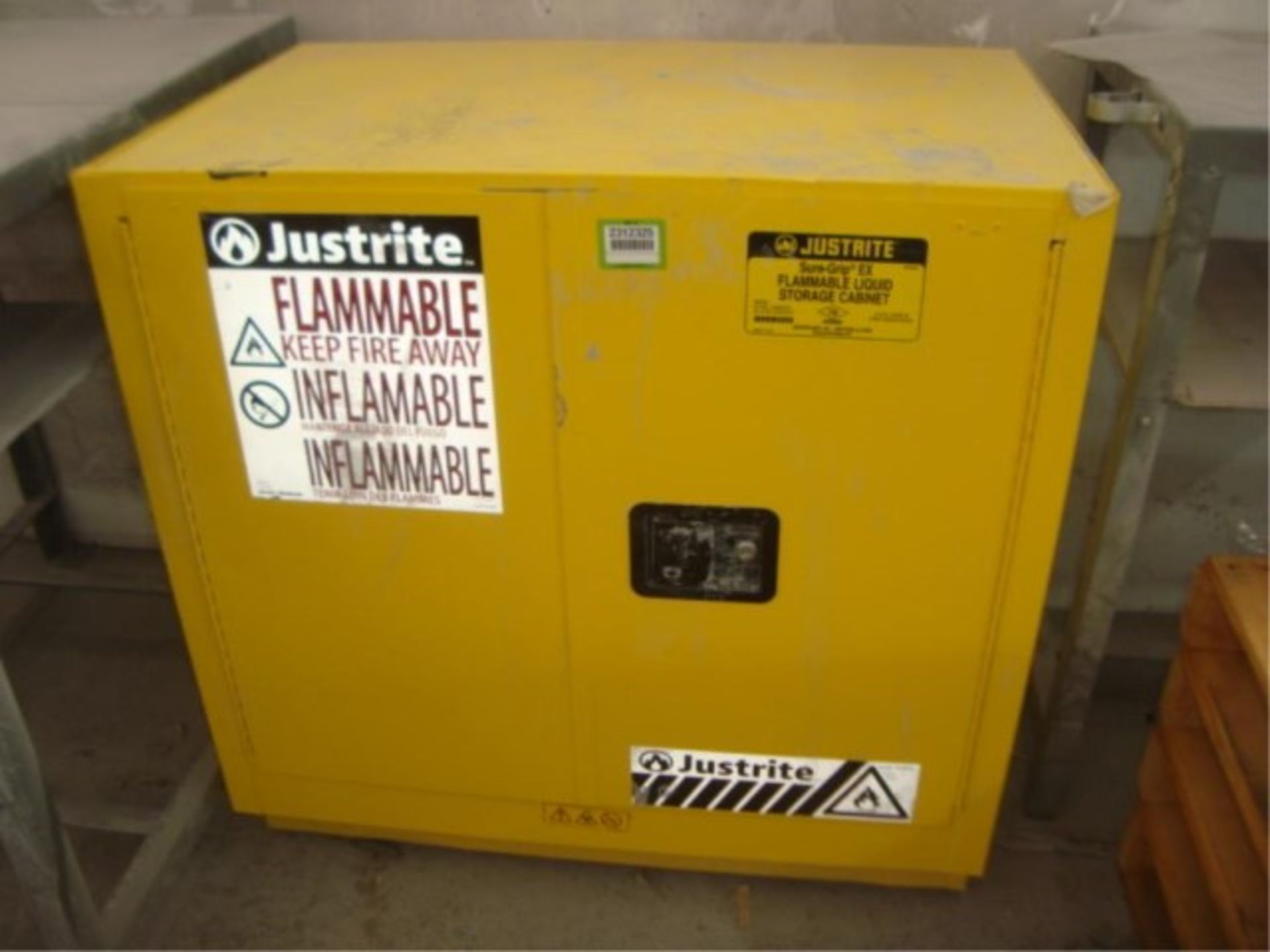 22-Gallon Capacity Flammables Cabinets - Image 5 of 8