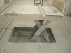 Electric Backsaver Lift Table
