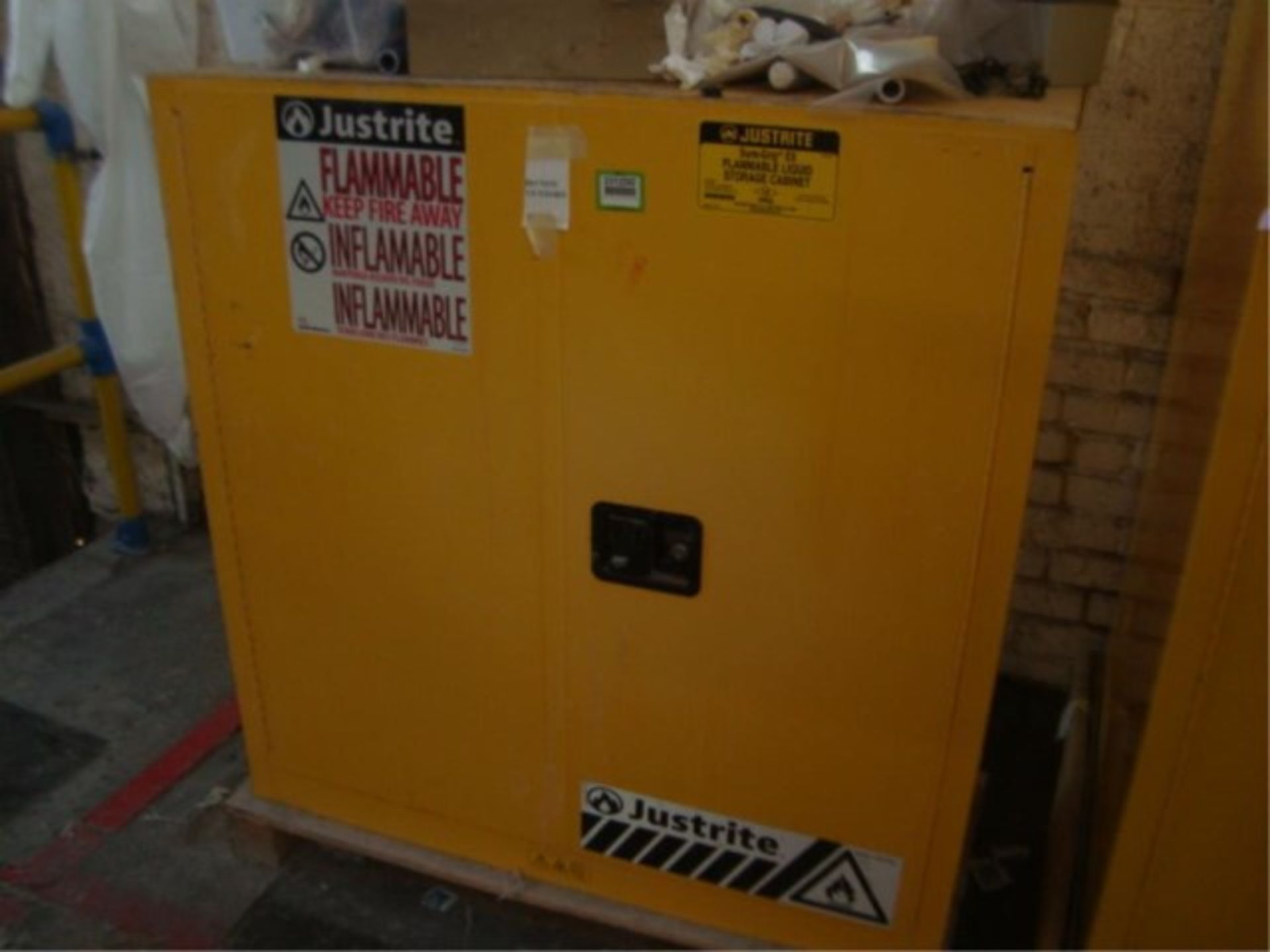 Flammables Storage Cabinets - Image 4 of 12