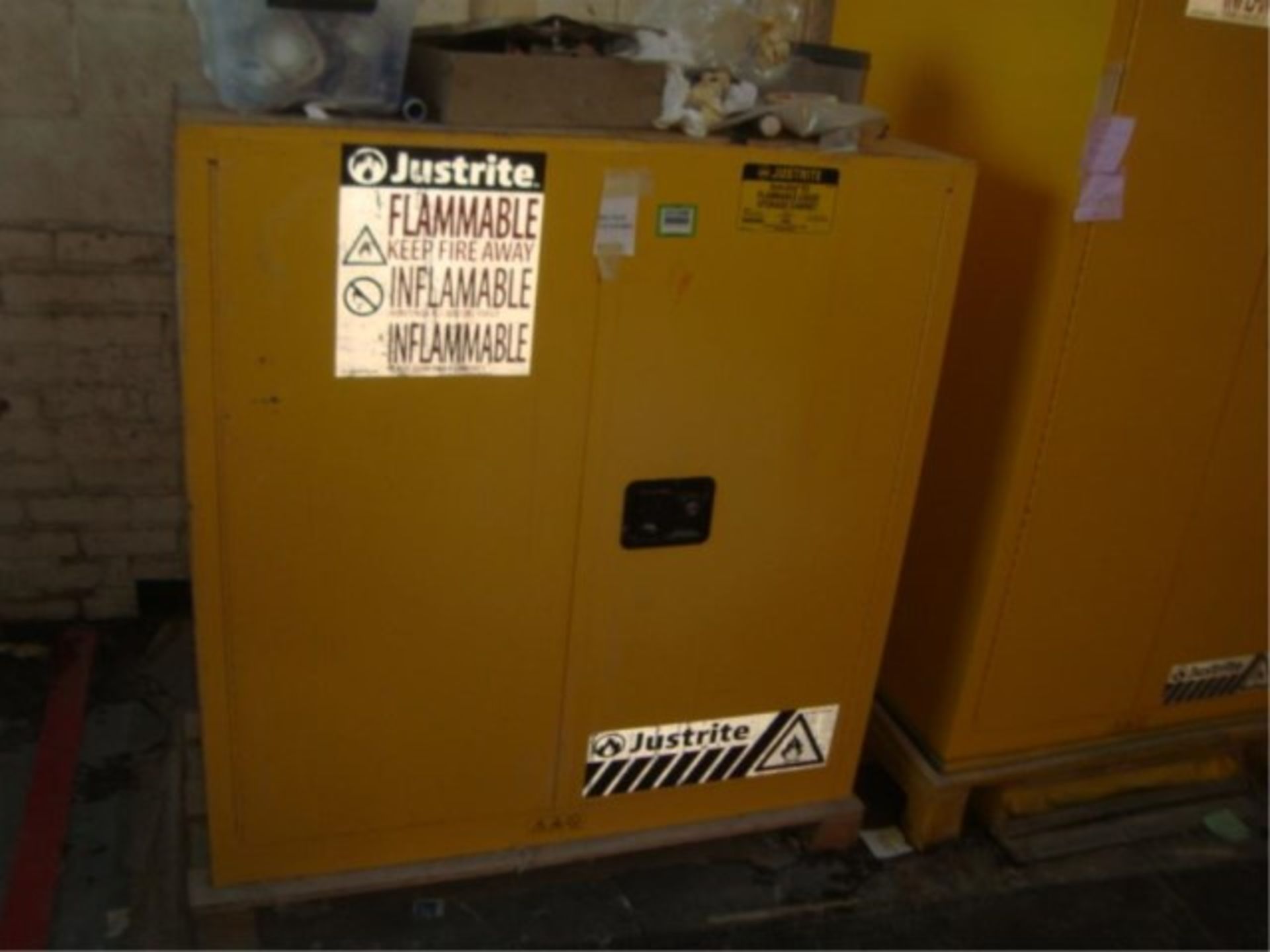 Flammables Storage Cabinets - Image 5 of 12