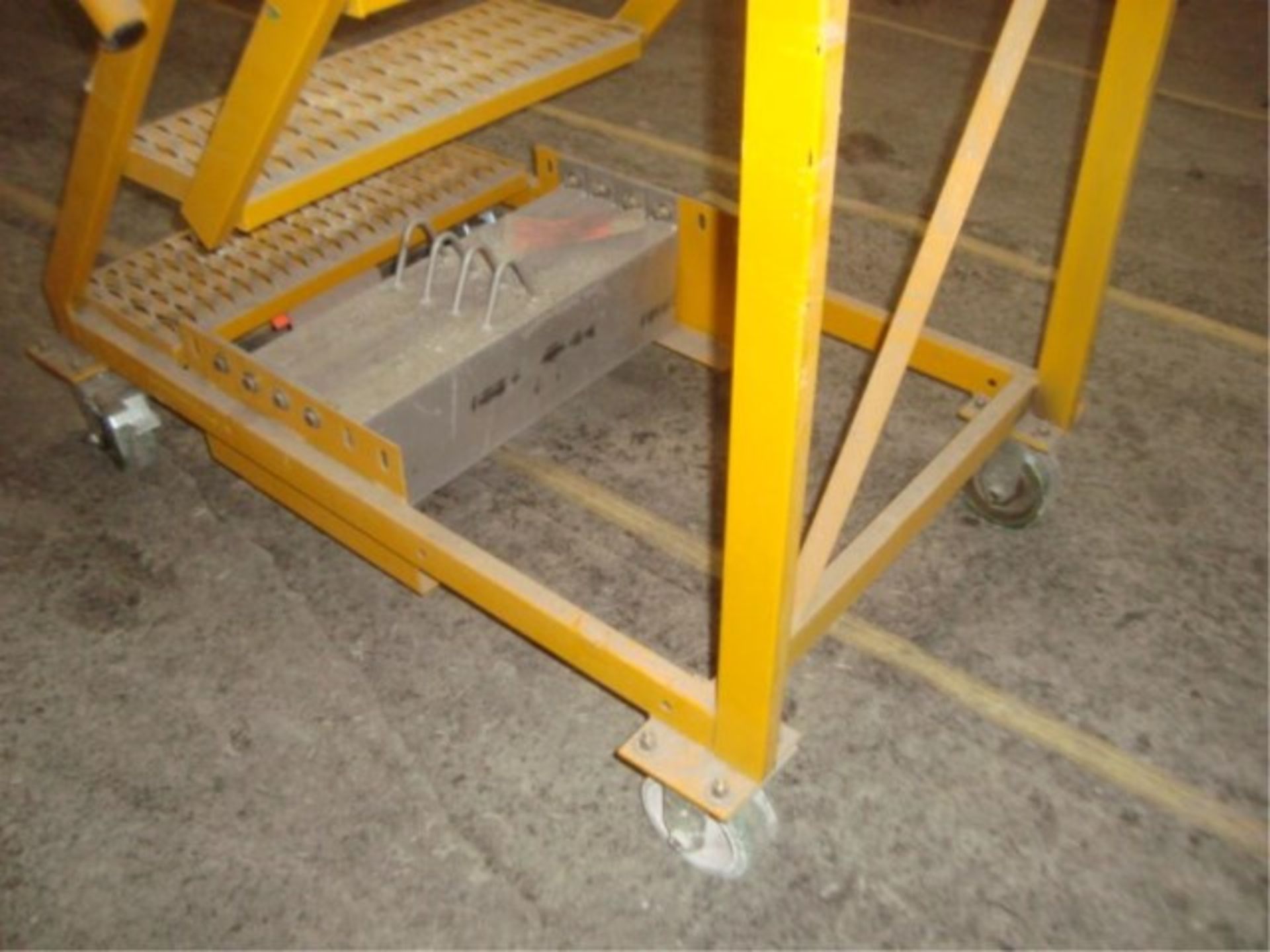 Heavy Duty 5-Step Staircase Ladder - Image 4 of 4