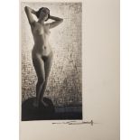 NIKOLAI KOSSIKOFF (1898-1975) Standing nude, 1940-50 - vintage gelatin [...]