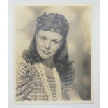 GINGER ROGERS (1911-1995)Autographed photograph Signed and dated on recto, 1941 25,3 x 20,2 cm