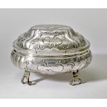 SILVER OVAL CAVIAR BOWL WITH A LID ON ROUNDED LEGS WITH A ROCAILLE DECOR. Unidentified master,