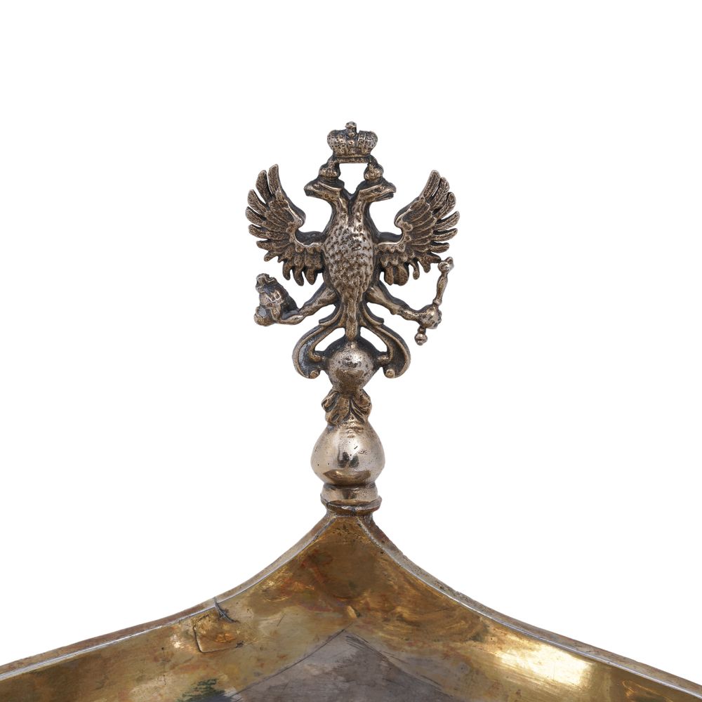 RUSSIAN SILVER-GILT IMPERIAL PRESENTATION KOVSH, a present of Empress Anna Ioanovna St Petersburg, - Bild 2 aus 6