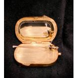 18K GOLD LADY'S MIRROR AND PERFUME FLASK