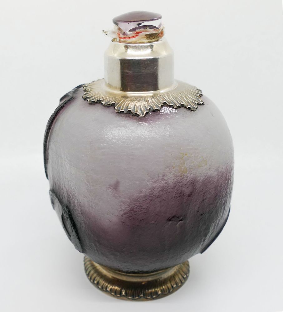 EMILE GALLE (1846-1904) Flacon ‘Iris’ with silver lid enameled acid-etched glass underside inscribed - Image 2 of 4