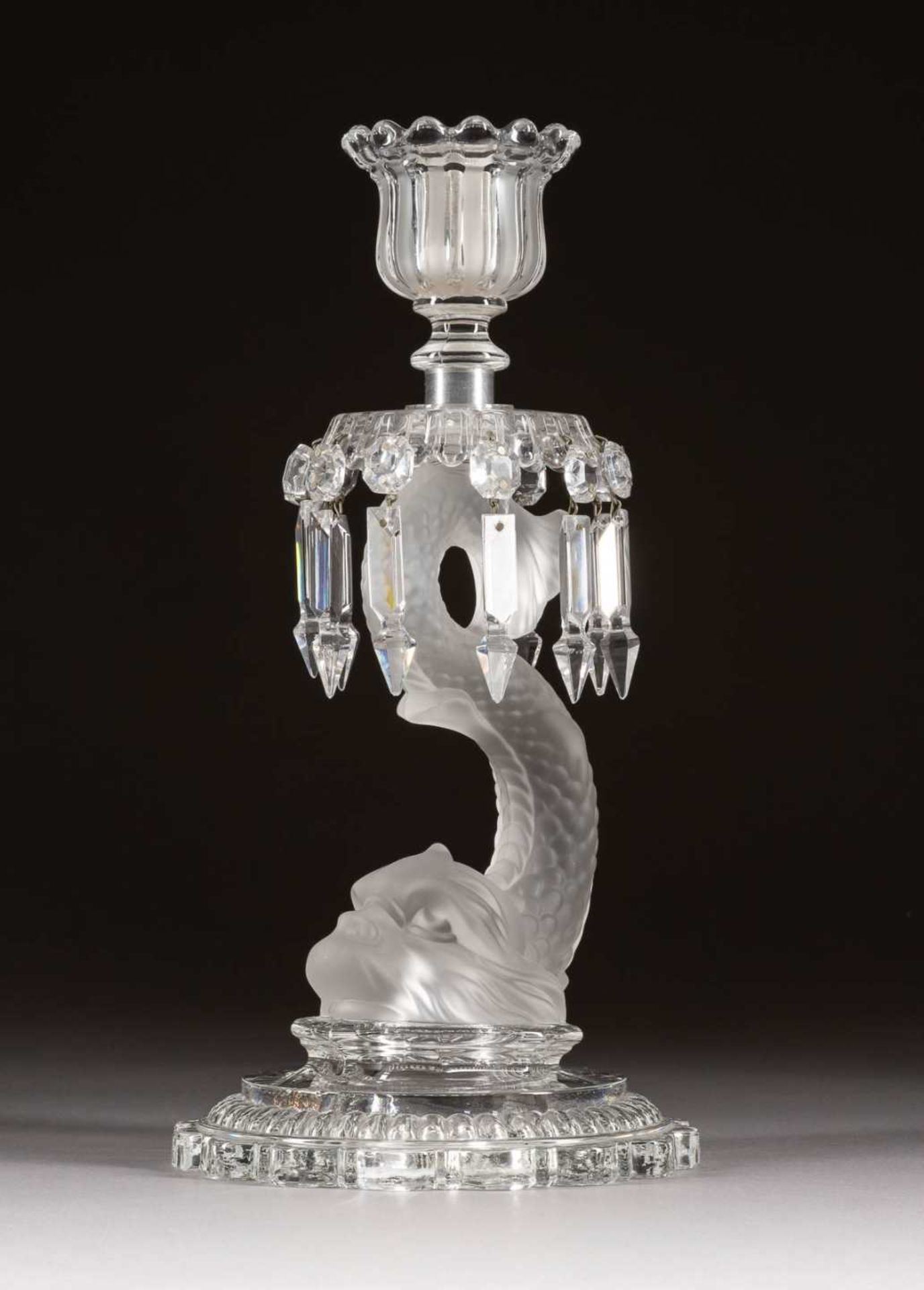 FIGÜRLICHER KERZENLEUCHTER Frankreich, Cristalleries de Baccarat, 20. Jh. <br /